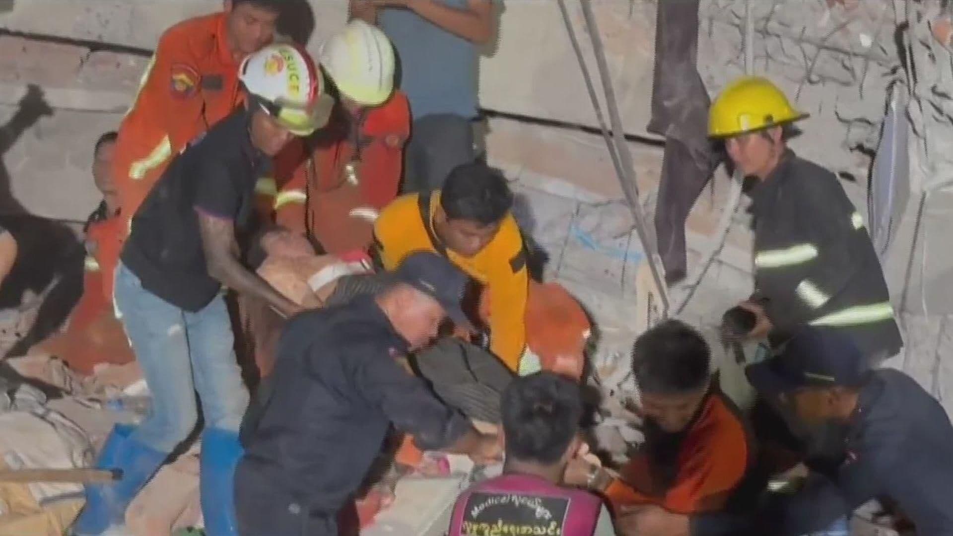 VIDEO: Momento del Rescate de una Mujer entre los Escombros por Terremoto en Myanmar