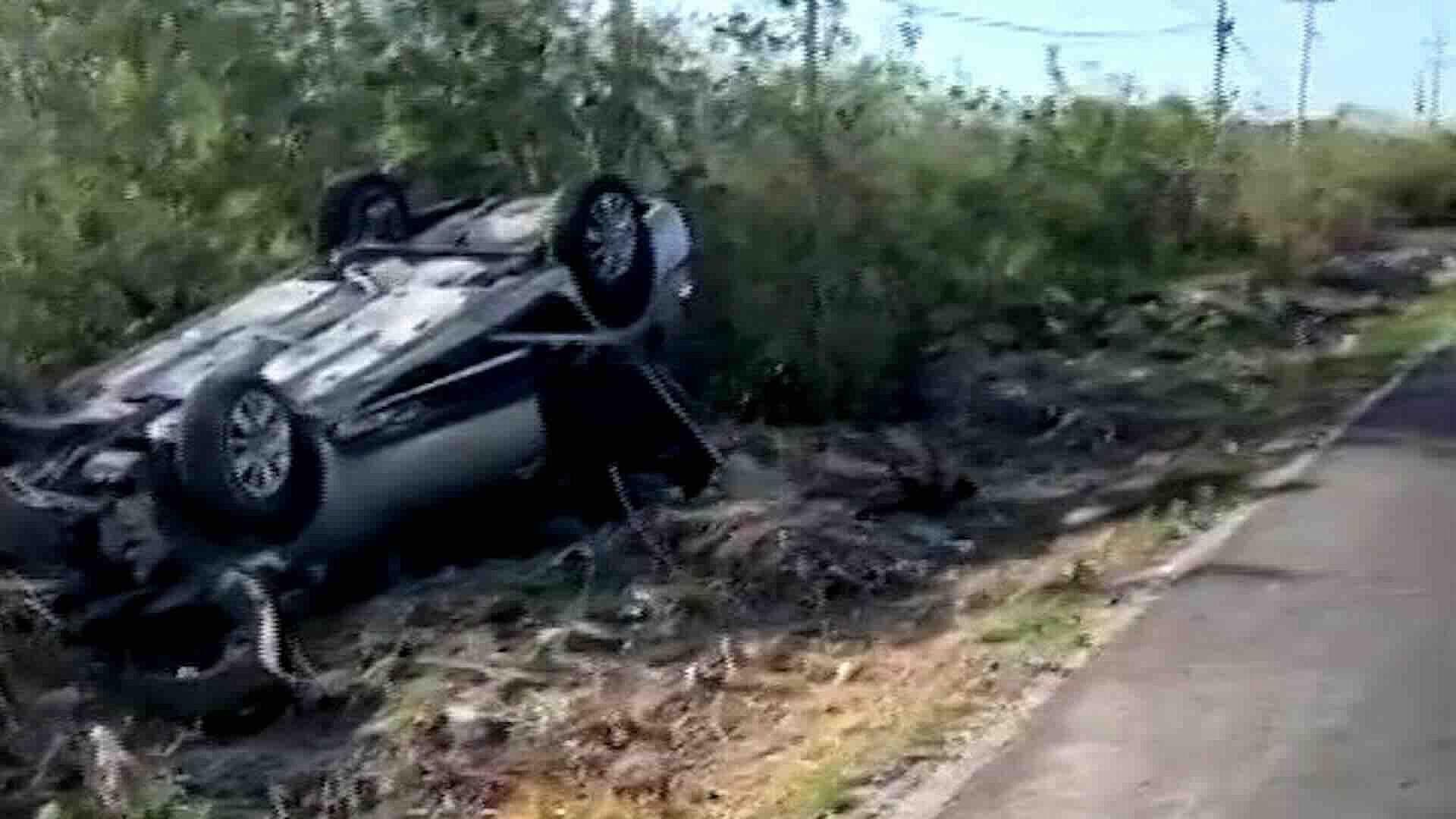 Auto Vuelca Cerca del Puerto de Progreso, Yucatán