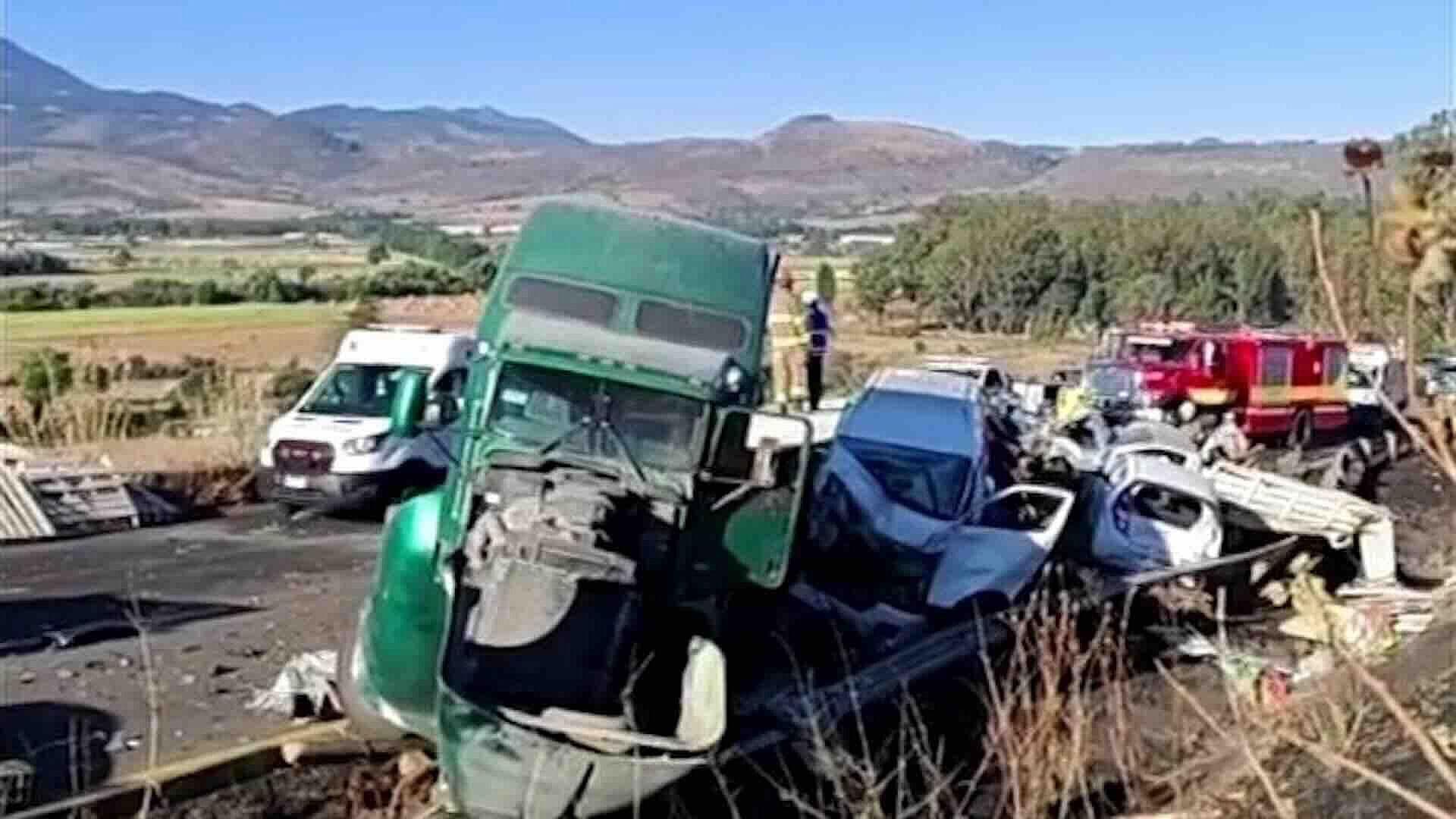 Choque Múltiple en la Pátzcuaro-Morelia Deja 8 Lesionados y Caos Vial