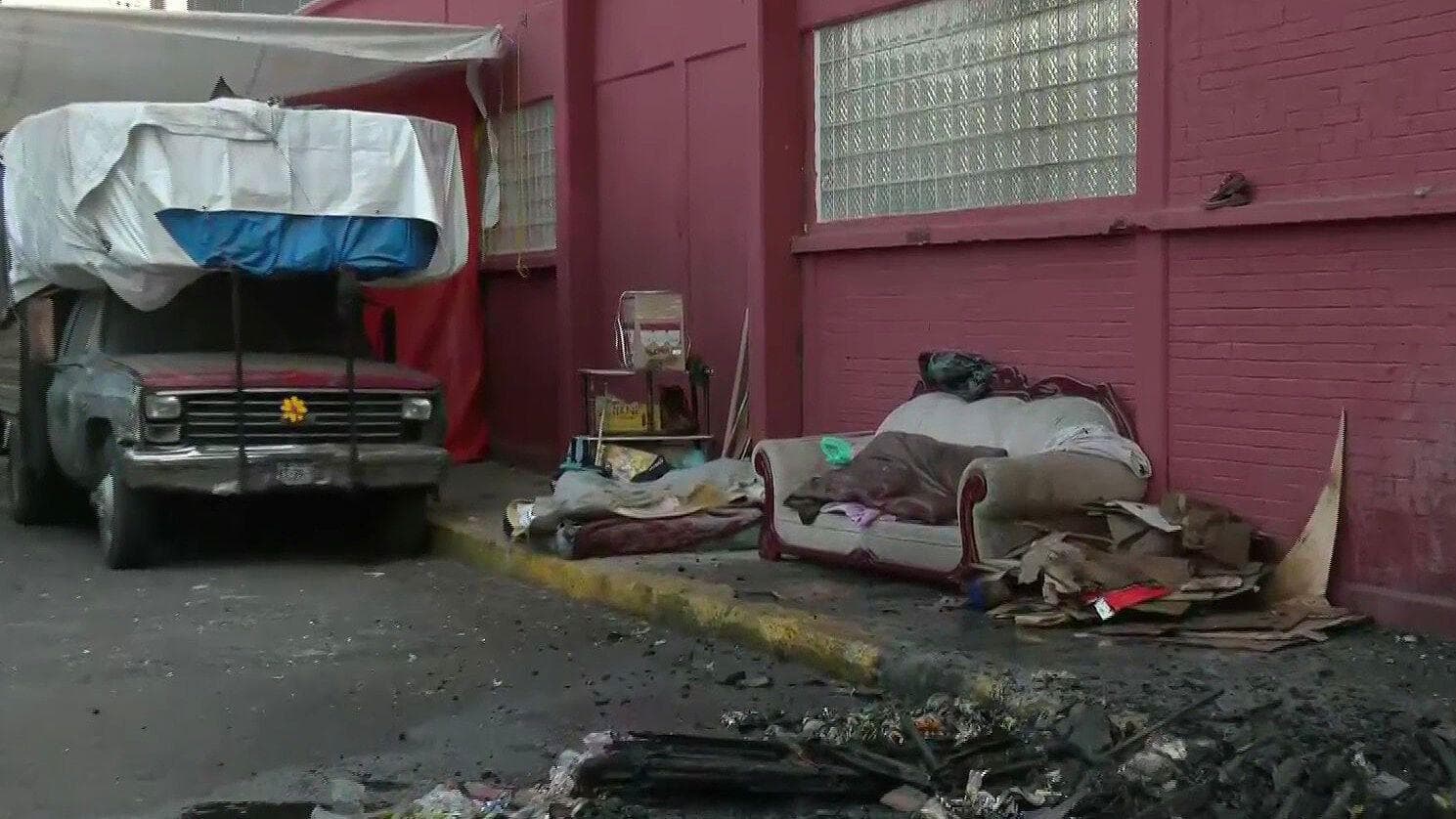 Controla Incendio Afuera de Mercado San Lorenzo Tezonco en Iztapalapa