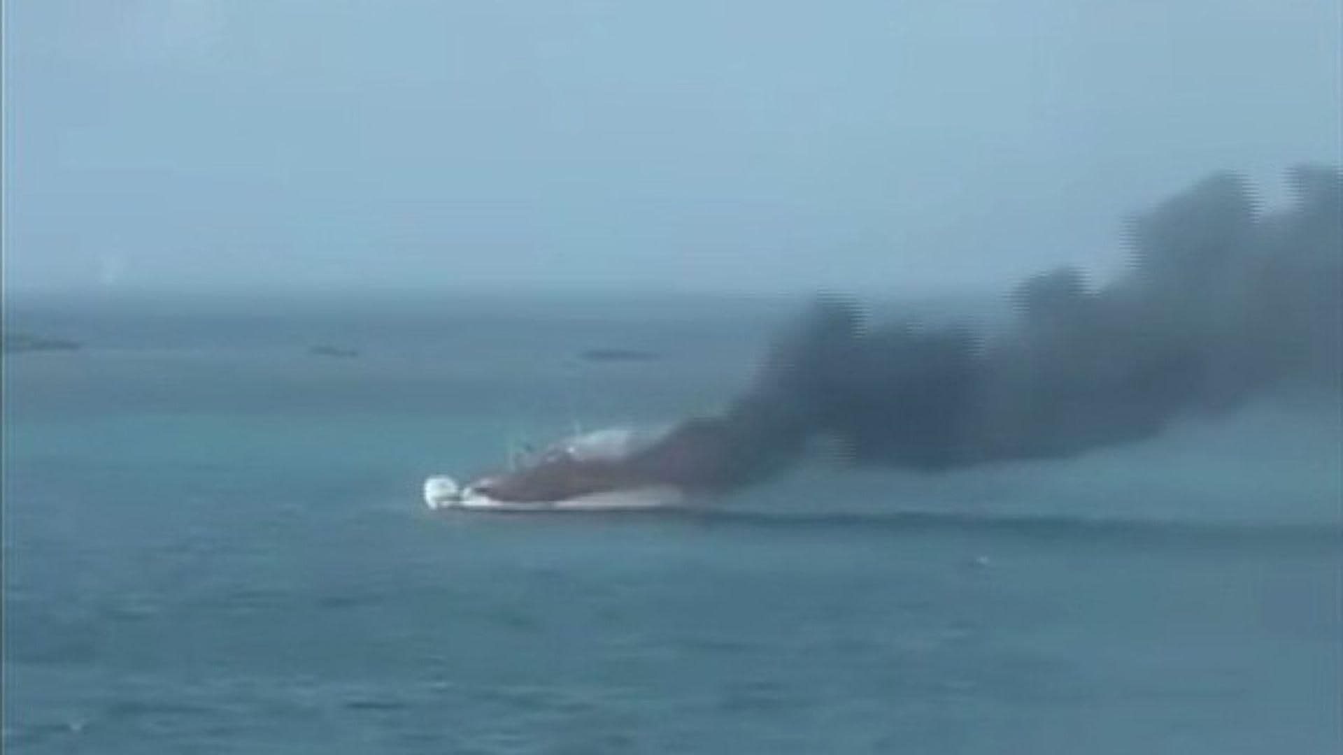 Yate se Incendia Frente a Playa de Islas Mujeres; No hay Heridos