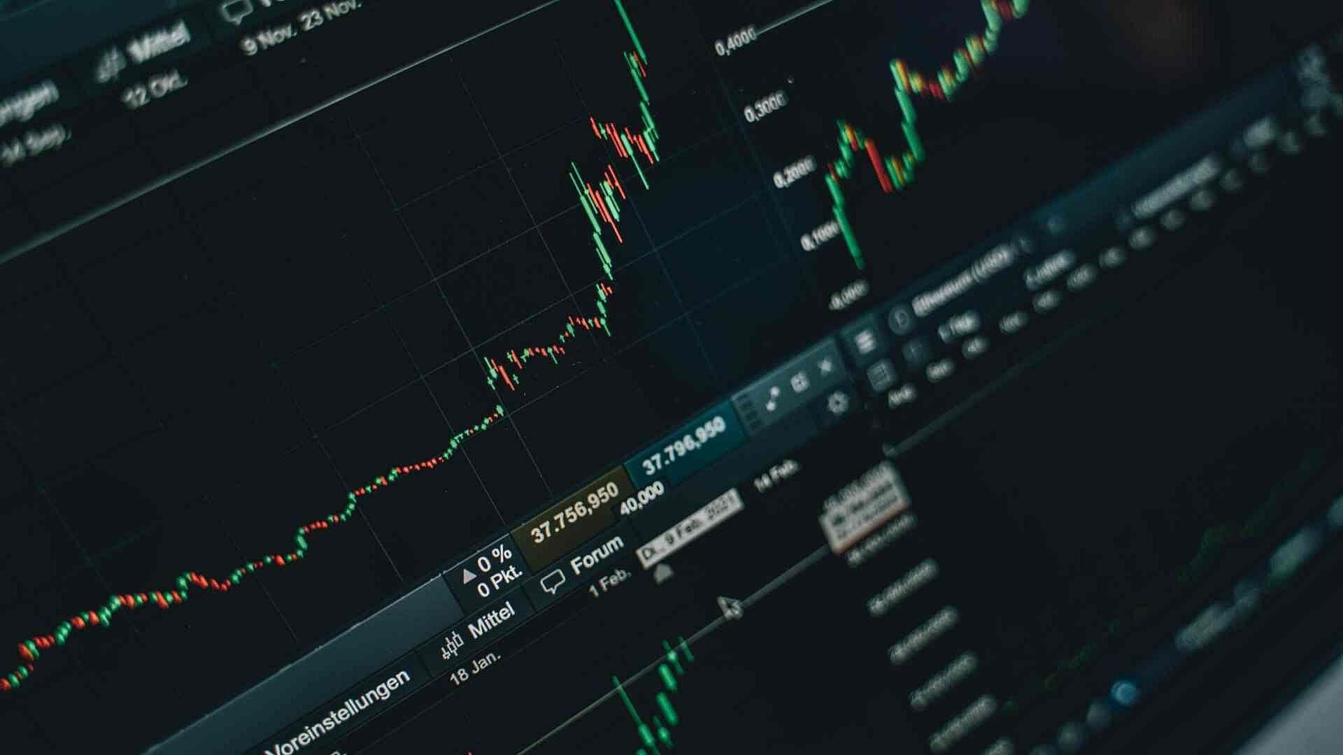 Bolsas de Europa a la Baja, Índices de Wall Street Ganan Previo al Anuncio de Aranceles de Trump