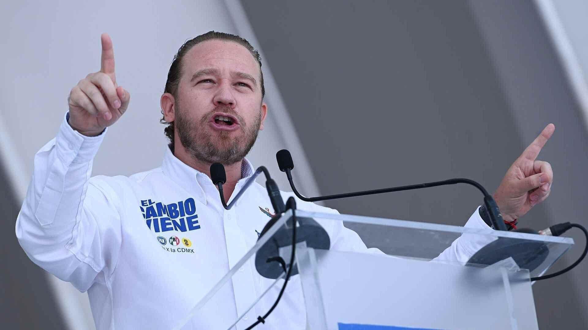 Santiago Taboada Firma Compromisos con Colectivos Feministas