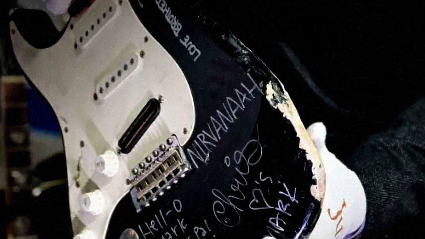 Venden Guitarra Destrozada por Kurt Cobain en casi 600 Mil Dólares