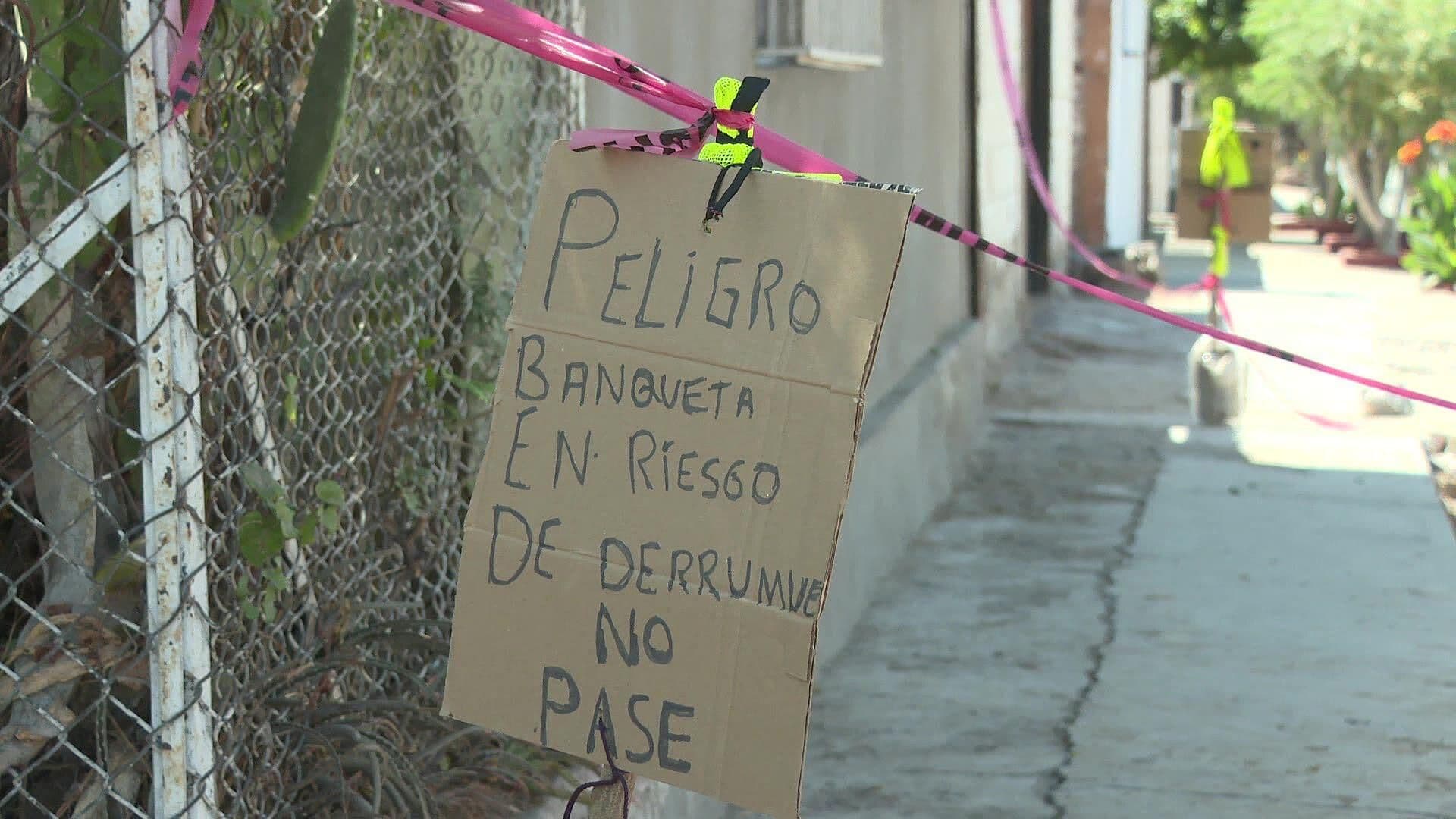Colapsa Drenaje en Colonia Balderrama; Vecino Teme Provoque Socavón