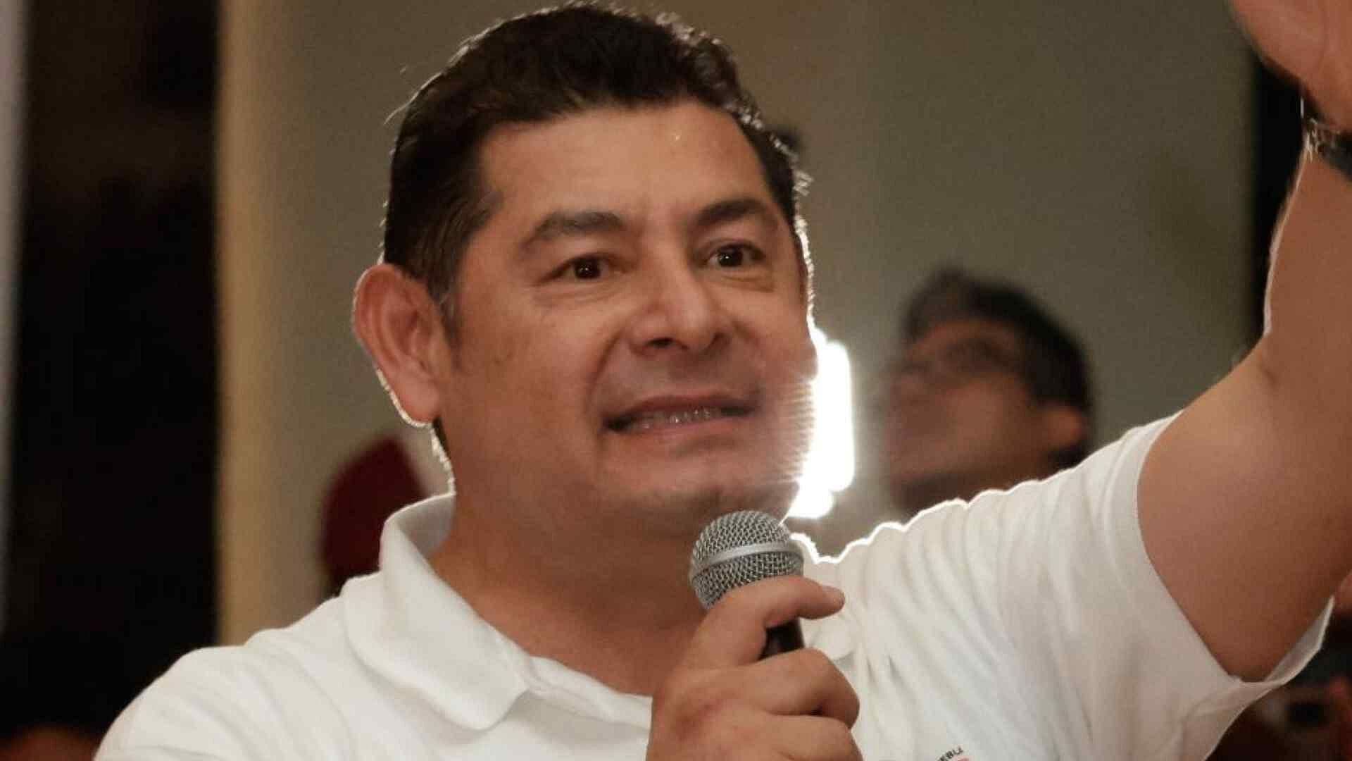 Alejandro Armenta Niega Amenaza de Expropiación; Petición de Tierras Es "Con Cariño"