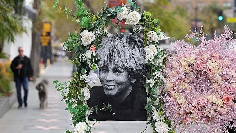 Tina Turner: Fans y Celebridades le Rinden Homenaje