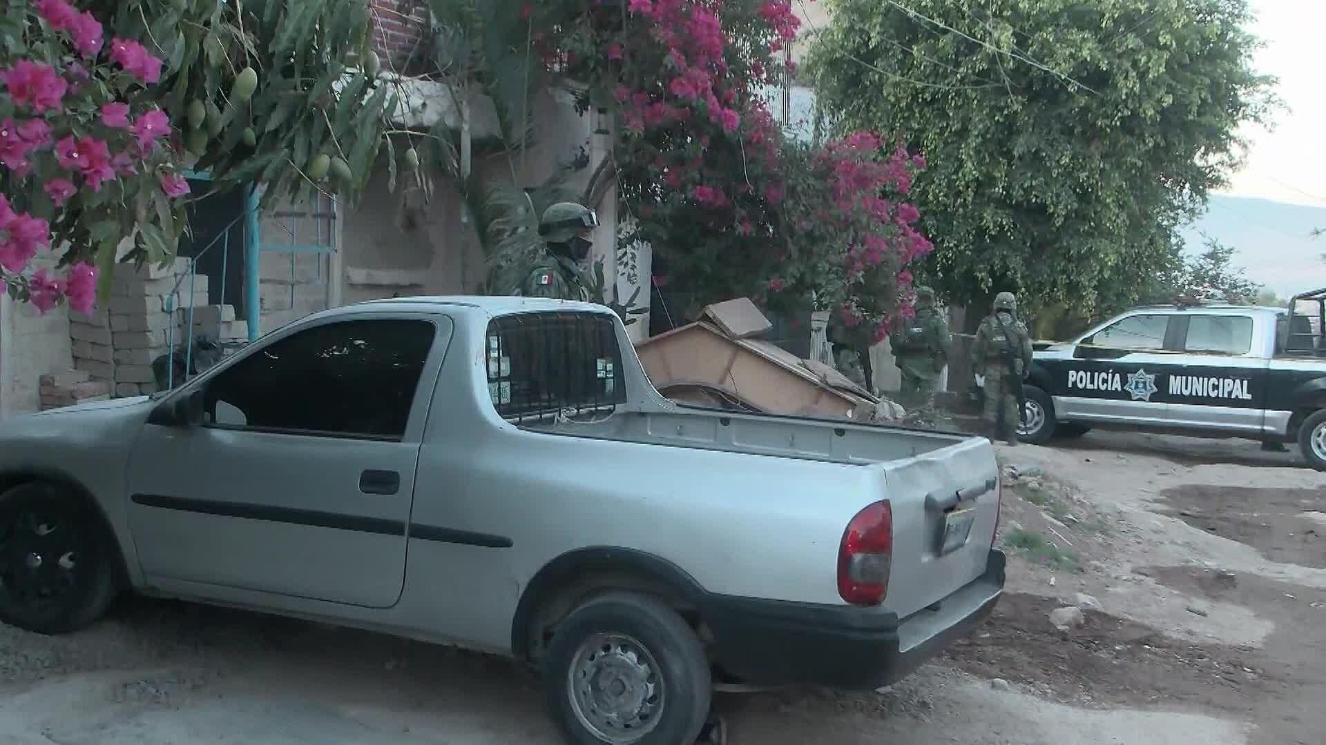 Acorralaron Jóvenes y les Dispararon en la Colonia Guayabitos