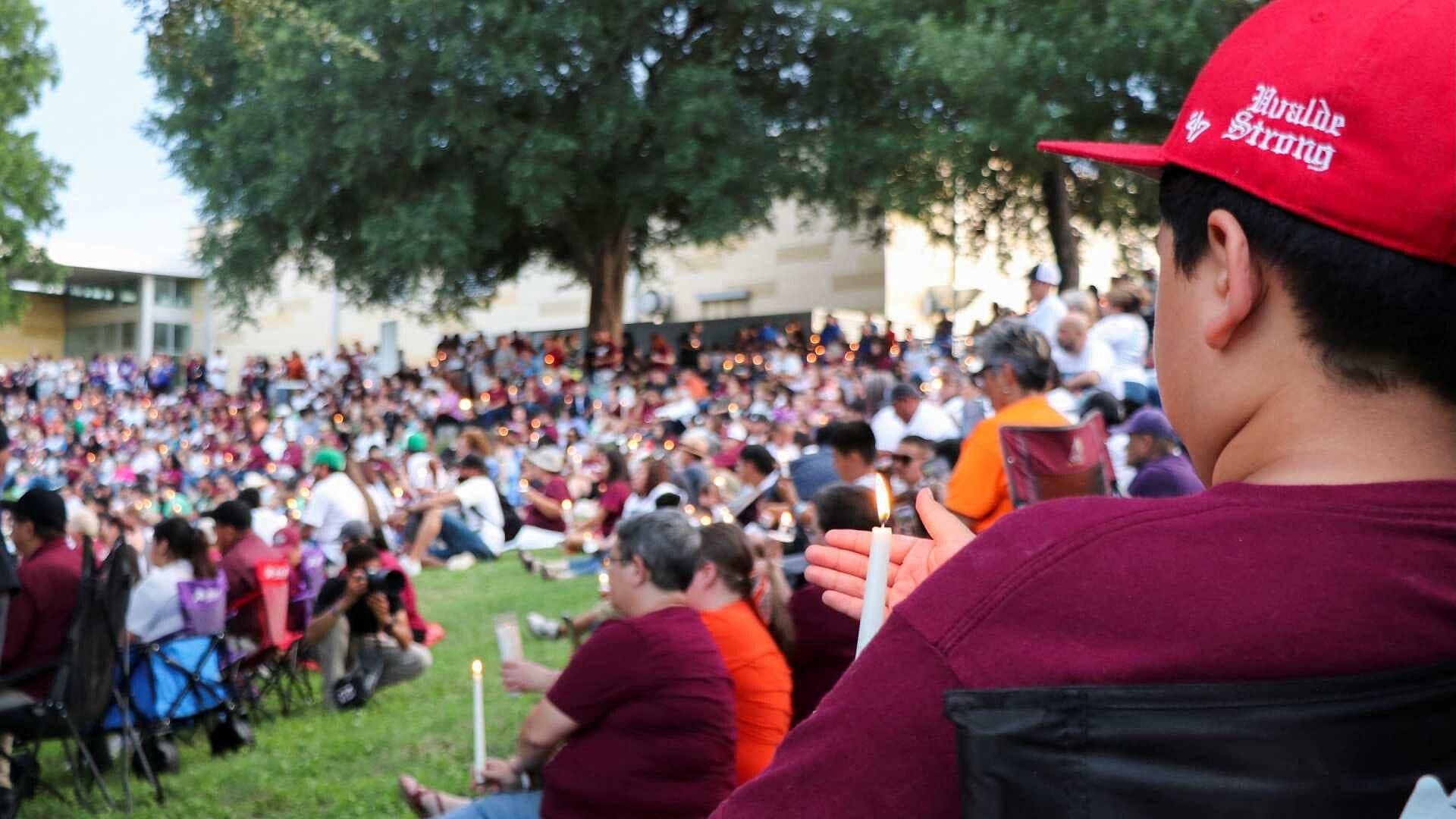 Realizan Misa Para Honrar a Víctimas de Tiroteo en Uvalde