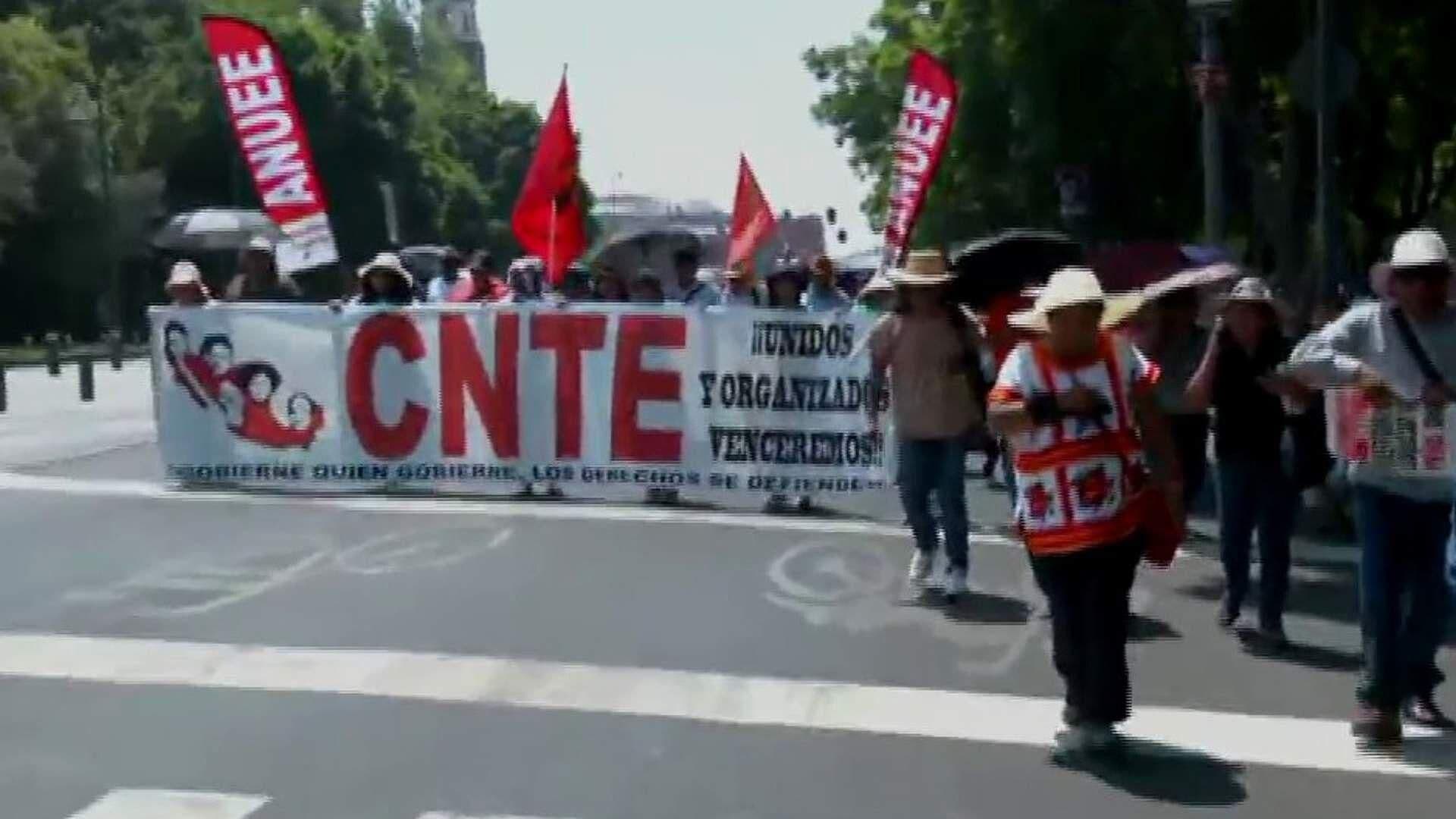 Así Avanza la Movilización de Maestros de la CNTE del Zócalo a Segob