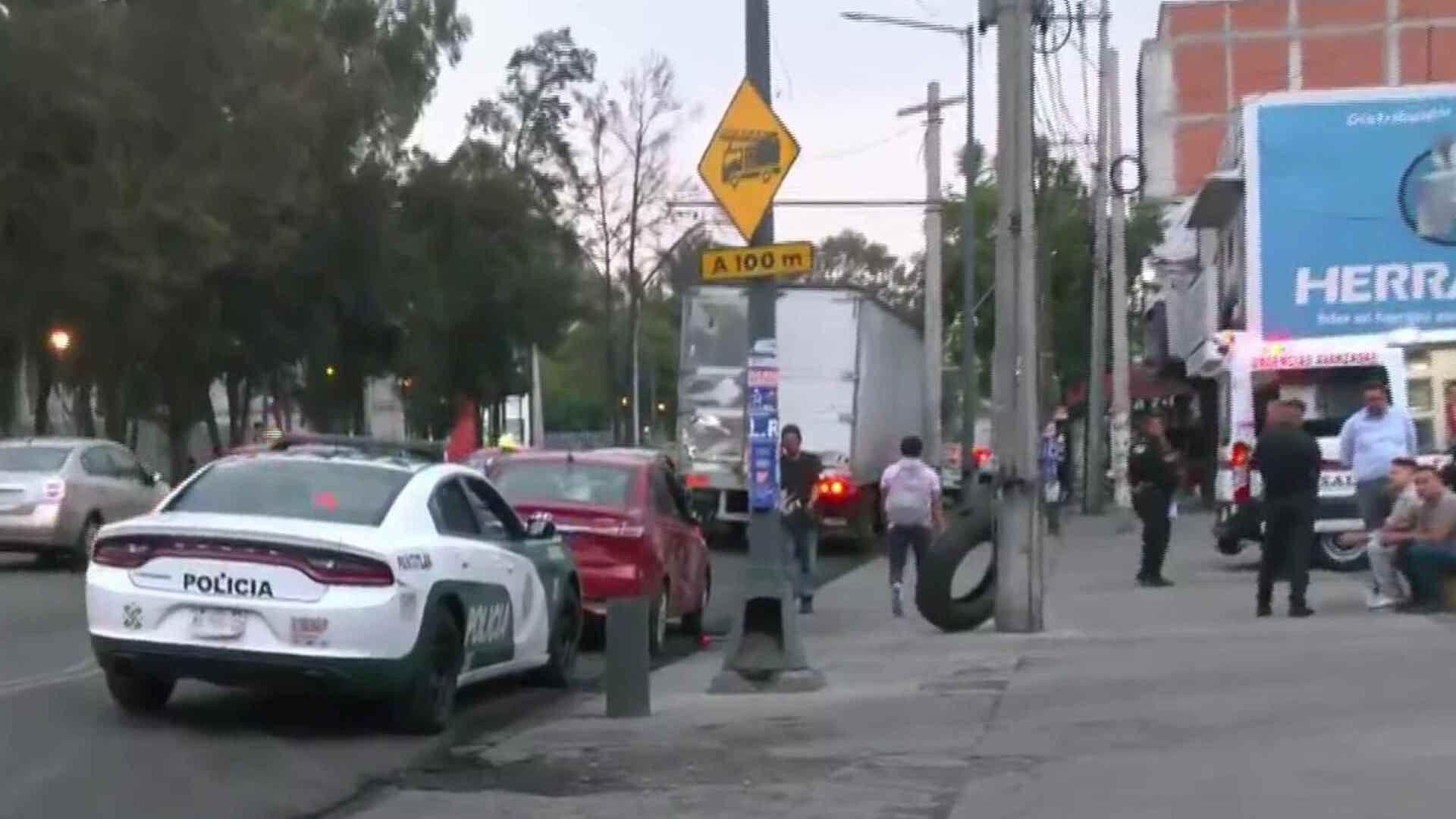 Choque entre Tráiler y Vehículo Pudo Haber Dejado a un Bebé Herido en Rojo Gómez