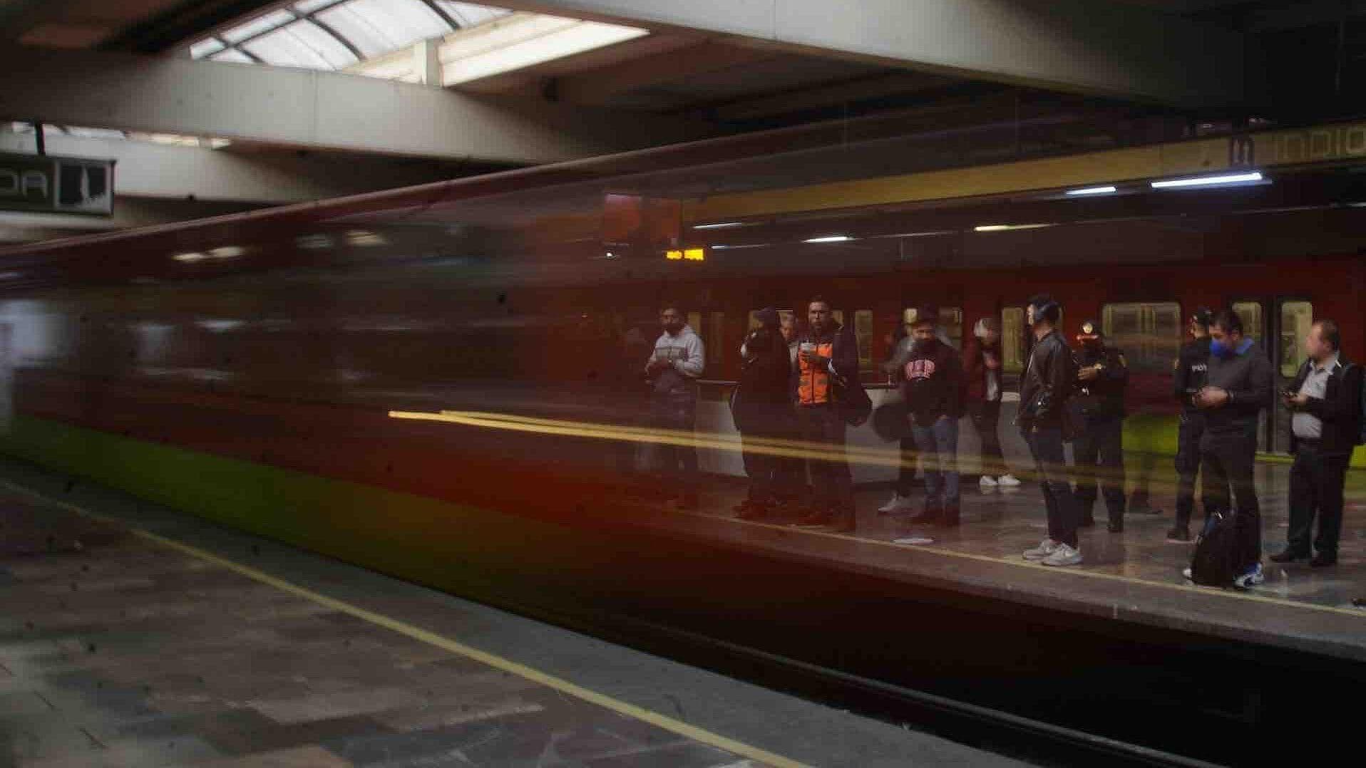Servicio de Línea 3 del Metro CDMX Suspendido Tras Incidente en Estación La Raza