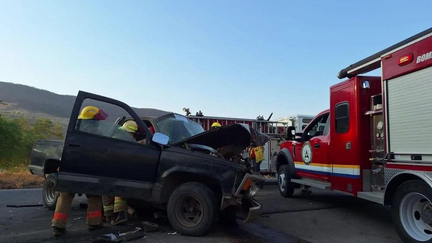 Fatal Accidente Deja 1 Menor de Edad Muerto y 6 Lesionados en Carretera Autlán El Gruyo