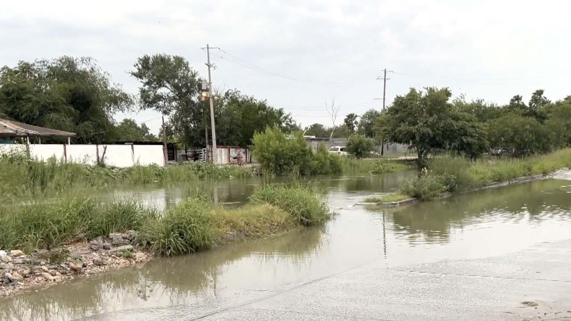 Vecinos Denuncian Desbordamiento de Canal Rodhe en Reynosa