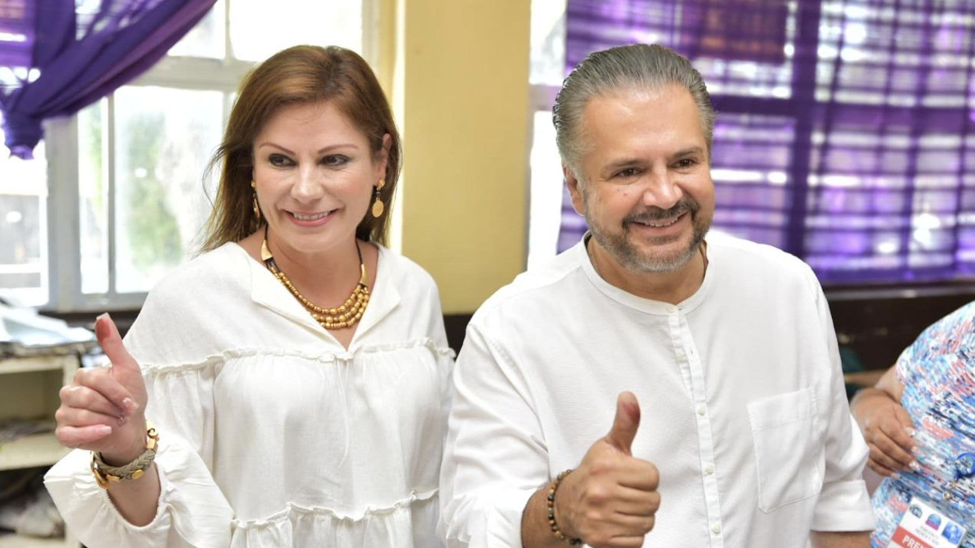 Lenin Pérez Emite su Voto en Ciudad Acuña