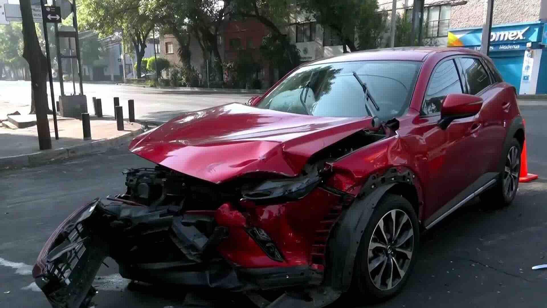 Camioneta Choca en Narvarte, CDMX: Tres Heridos Fueron Trasladados a un Hospital