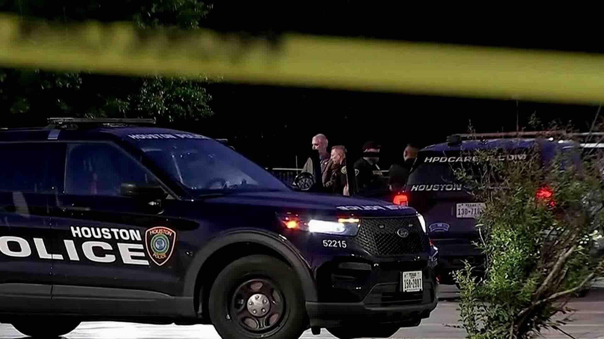 Tiroteo en Fiesta Familiar de Houston Deja un Muerto y 14 Heridos