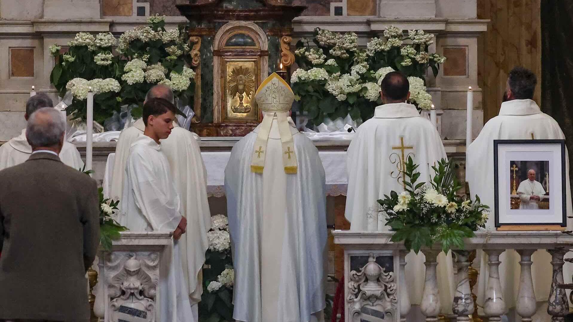 Última Misa en Honor al Papa Francisco en la Basílica de San Pedro, Tras su Fallecimiento