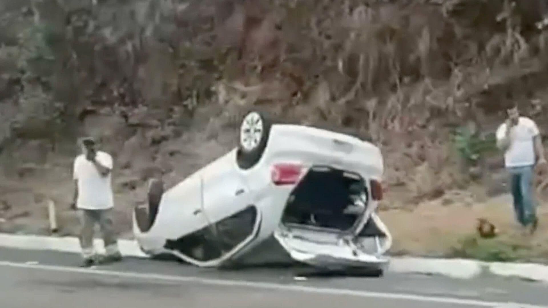 Vuelca Auto en Autopista Ciudad Mendoza- Esperanza