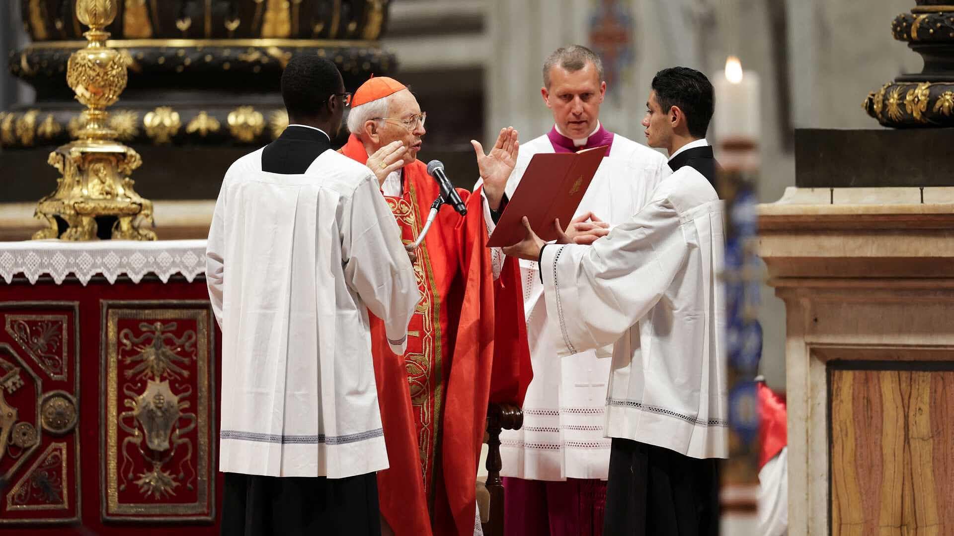 Así Fue la Misa para Elegir al Nuevo Papa en la Basílica de San Pedro