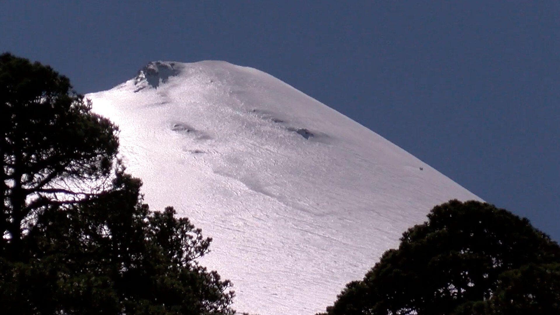 Lluvia y Granizada Pintan de Blanco el Volcán Pico de Orizaba