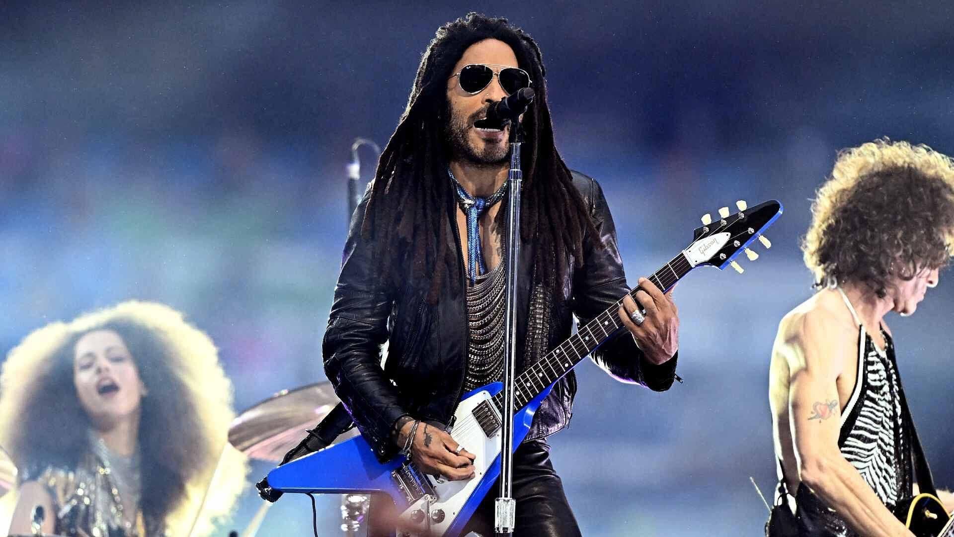 Lenny Kravitz se Mantiene en Forma Brincando la Cuerda | VIDEO