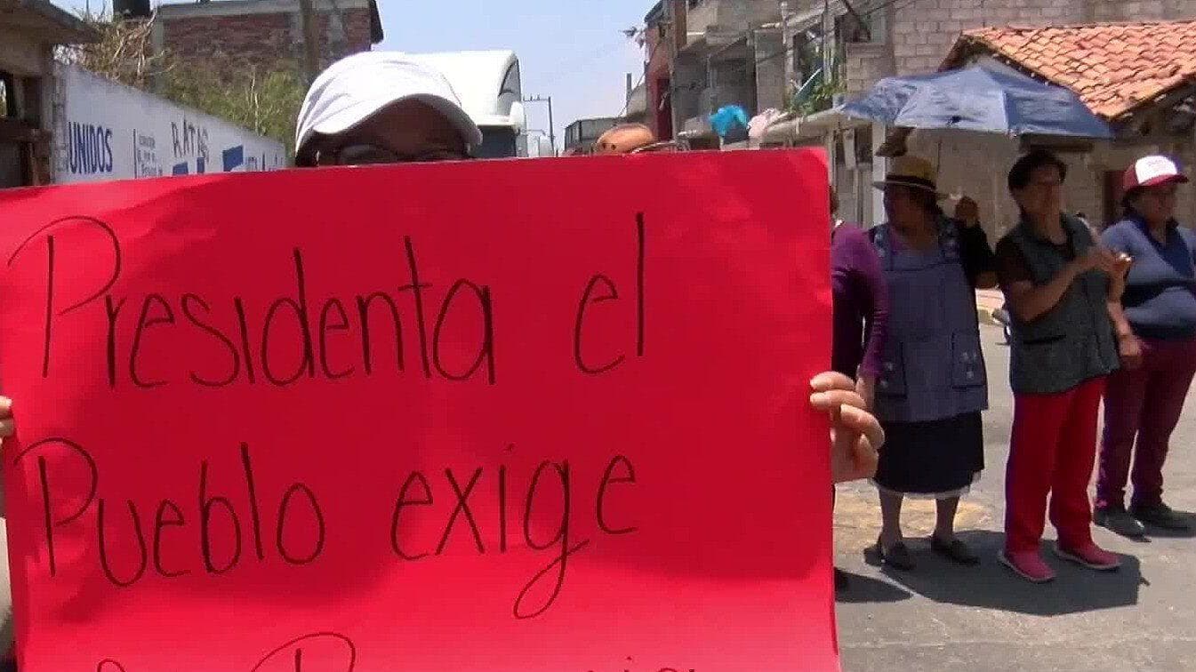 Se Manifiestan en Otzolotepec por Falta de Agua