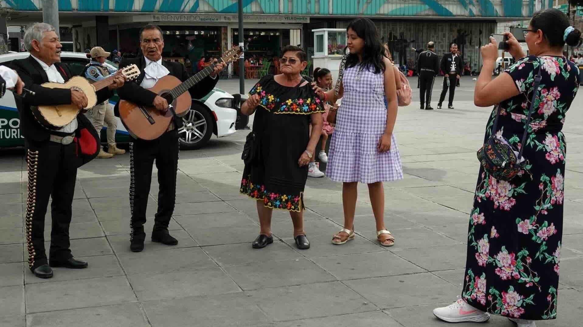 Garibaldi se Llena en Festejo por el Día de las Madres