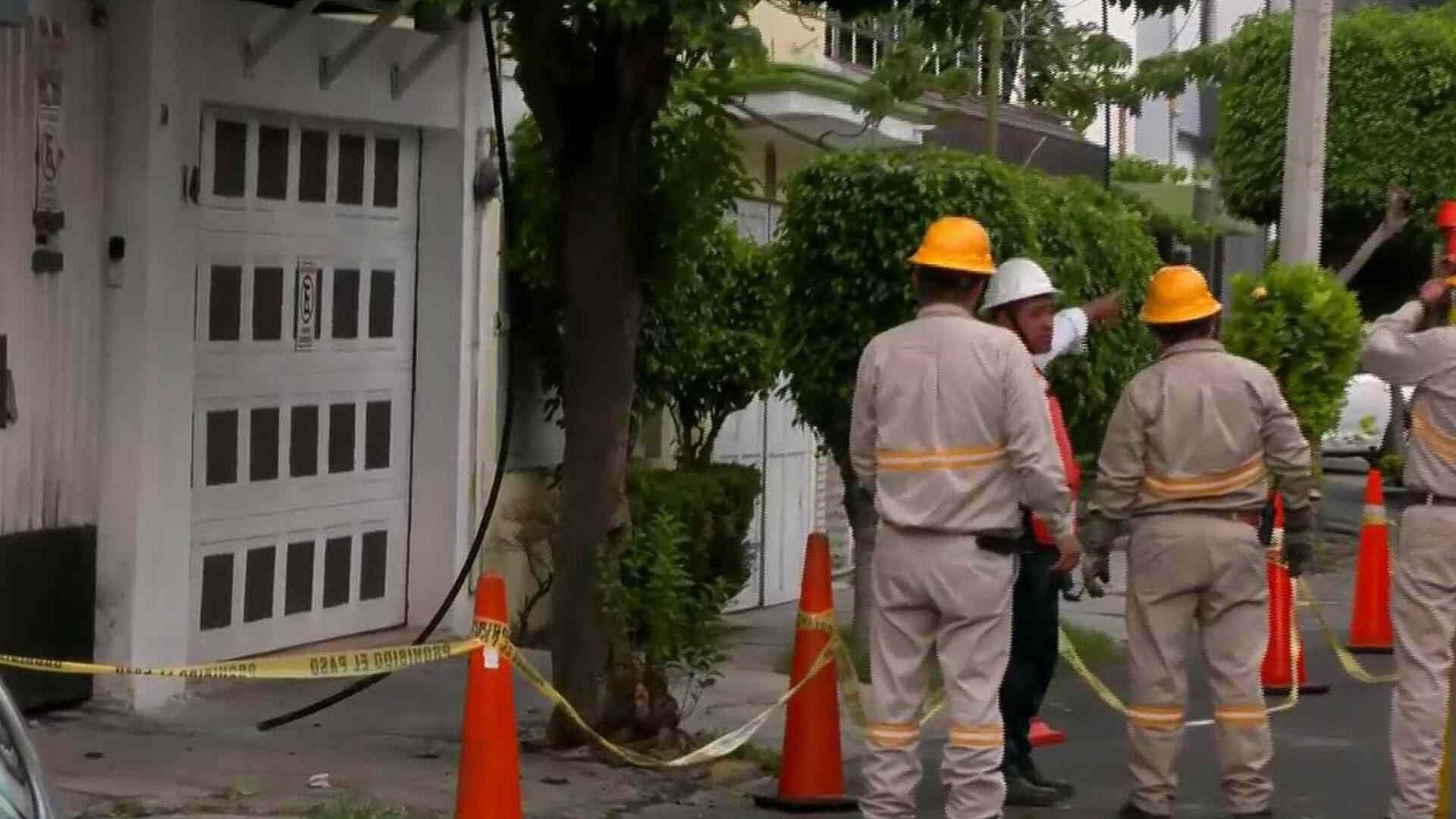 CFE Atiende Caída de Línea de Alta Tensión en Colonia Jardín Balbuena