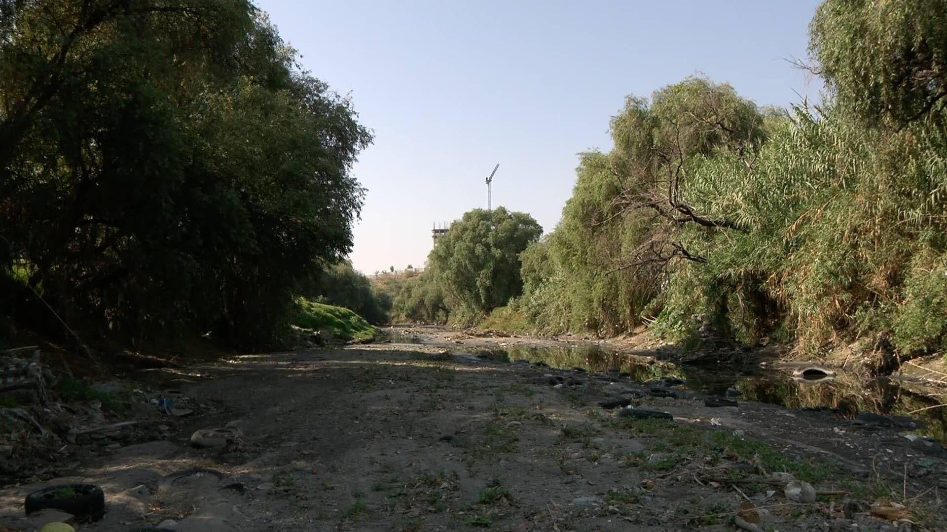 El Río Atoyac Arrastra Cientos de Toneladas de Basura