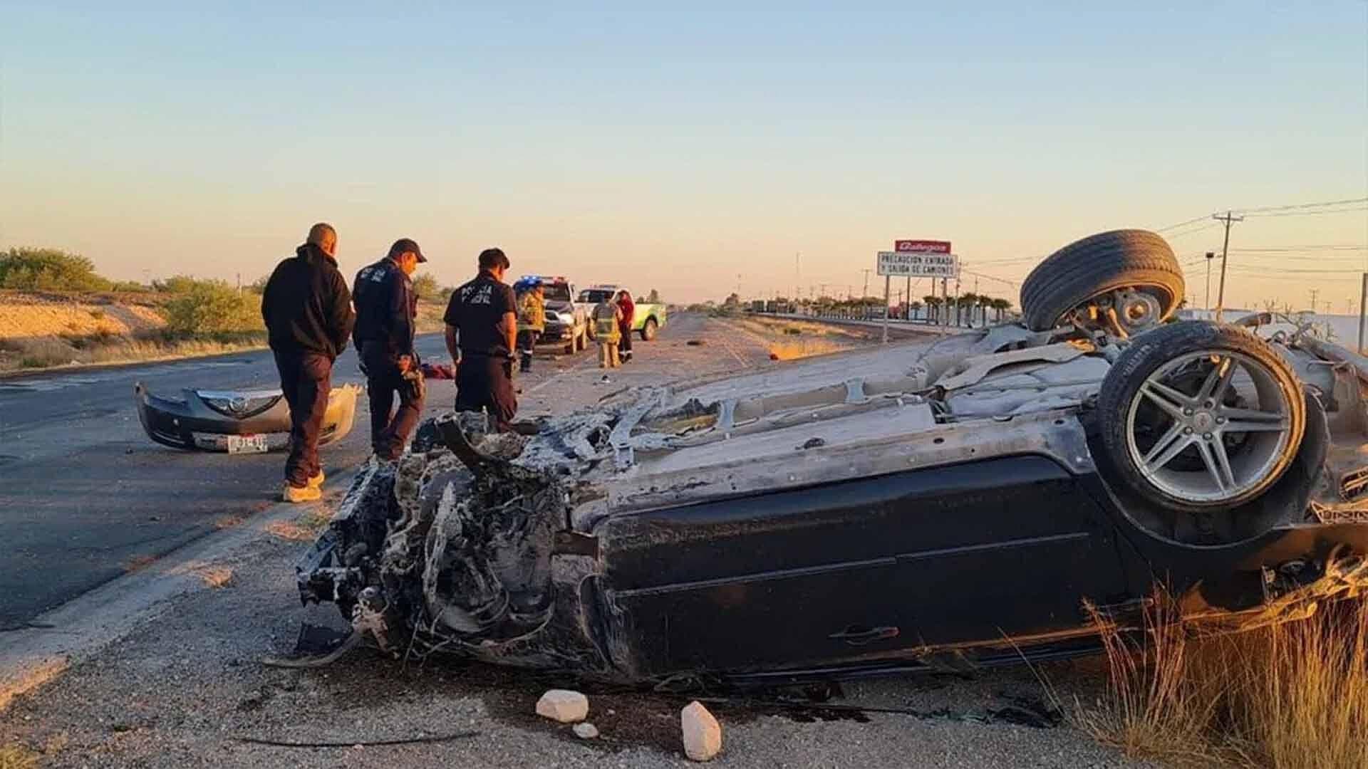 Mueren Dos Hombres en Volcadura en Carretera Gómez Palacio-Jiménez