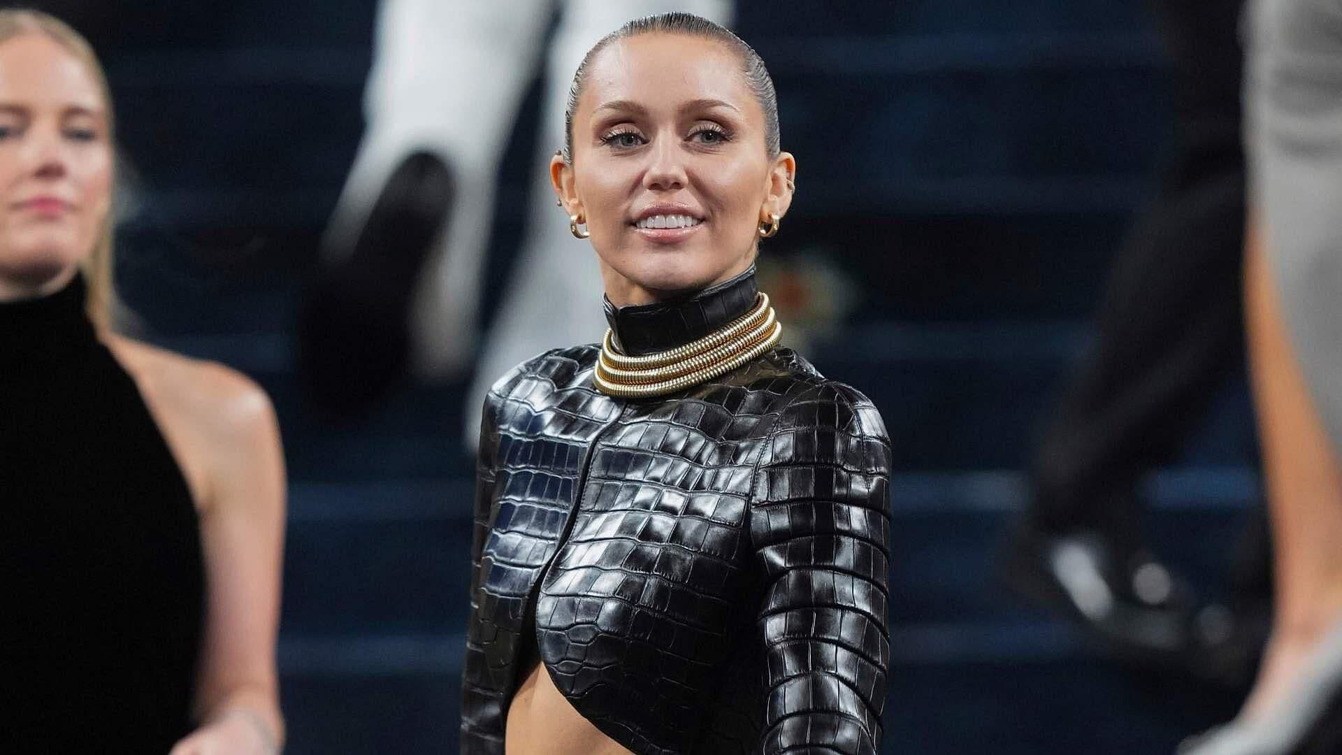 Miley Cyrus da un Adelanto de su Nueva Canción ‘More to Lose’