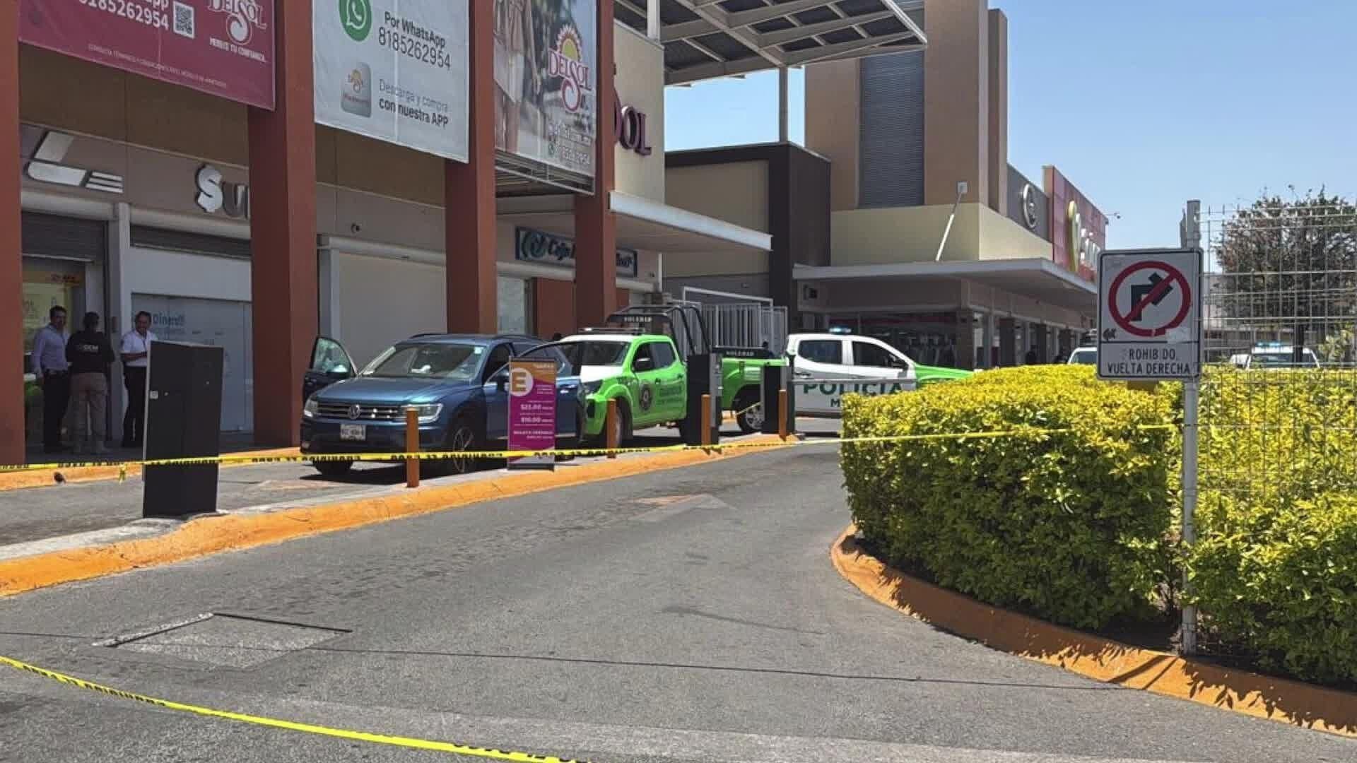 Intentan Asaltar a una Mujer Luego de Retirar Dinero en el Estacionamiento de Plaza Citadina