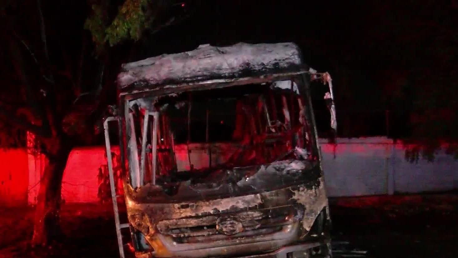 Camión de Pasajeros se Incendia en El Álamo, en Tlaquepaque