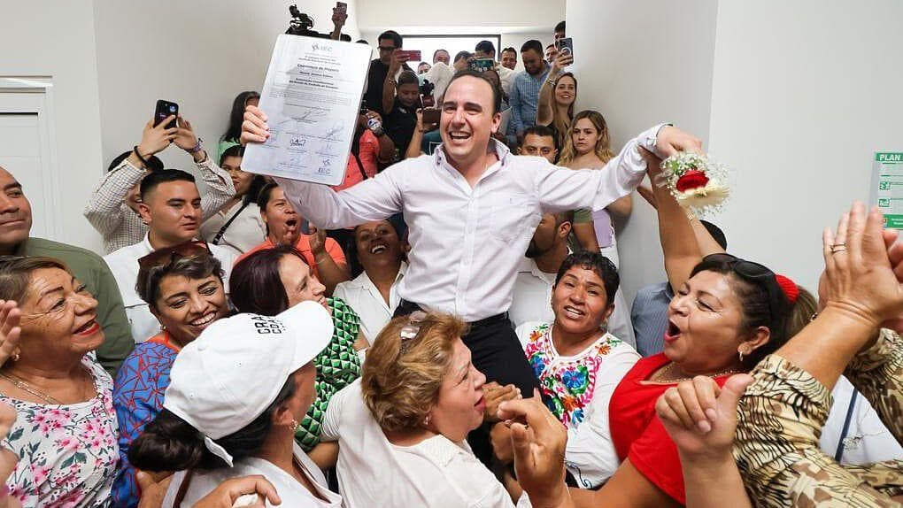 Dan Constancia como Gobernador a Electo a Manolo Jiménez