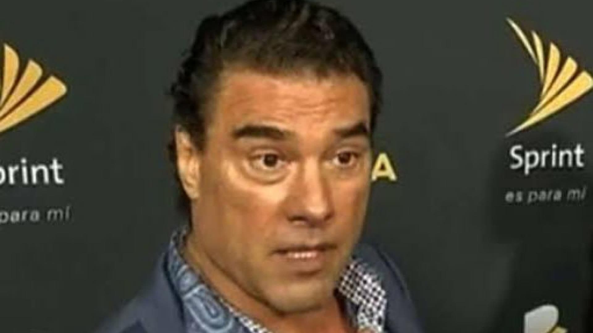 Eduardo Yáñez Explota contra Reportera y le Quita el Celular