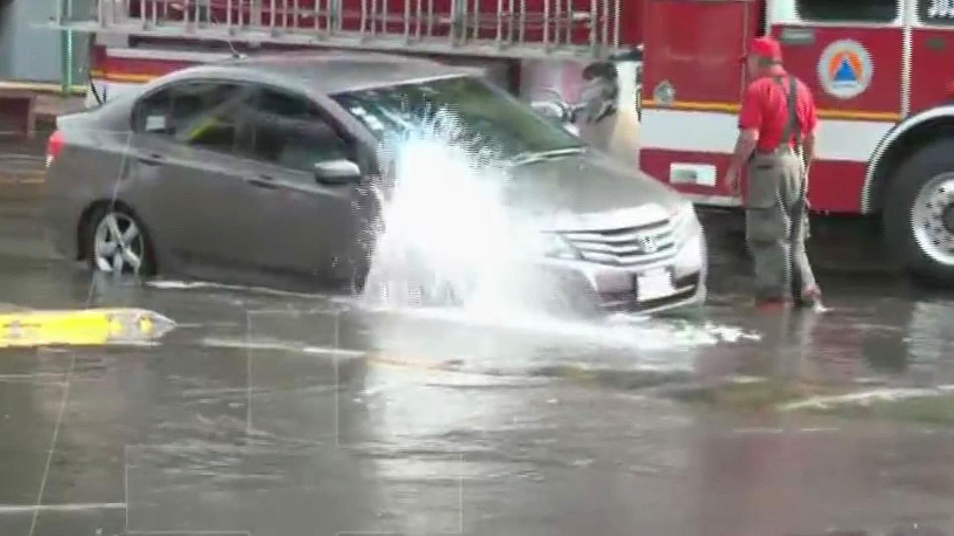 Lluvias Inundan al Menos 20 Calles de la Colonia Jardines de Morelos, en Ecatepec