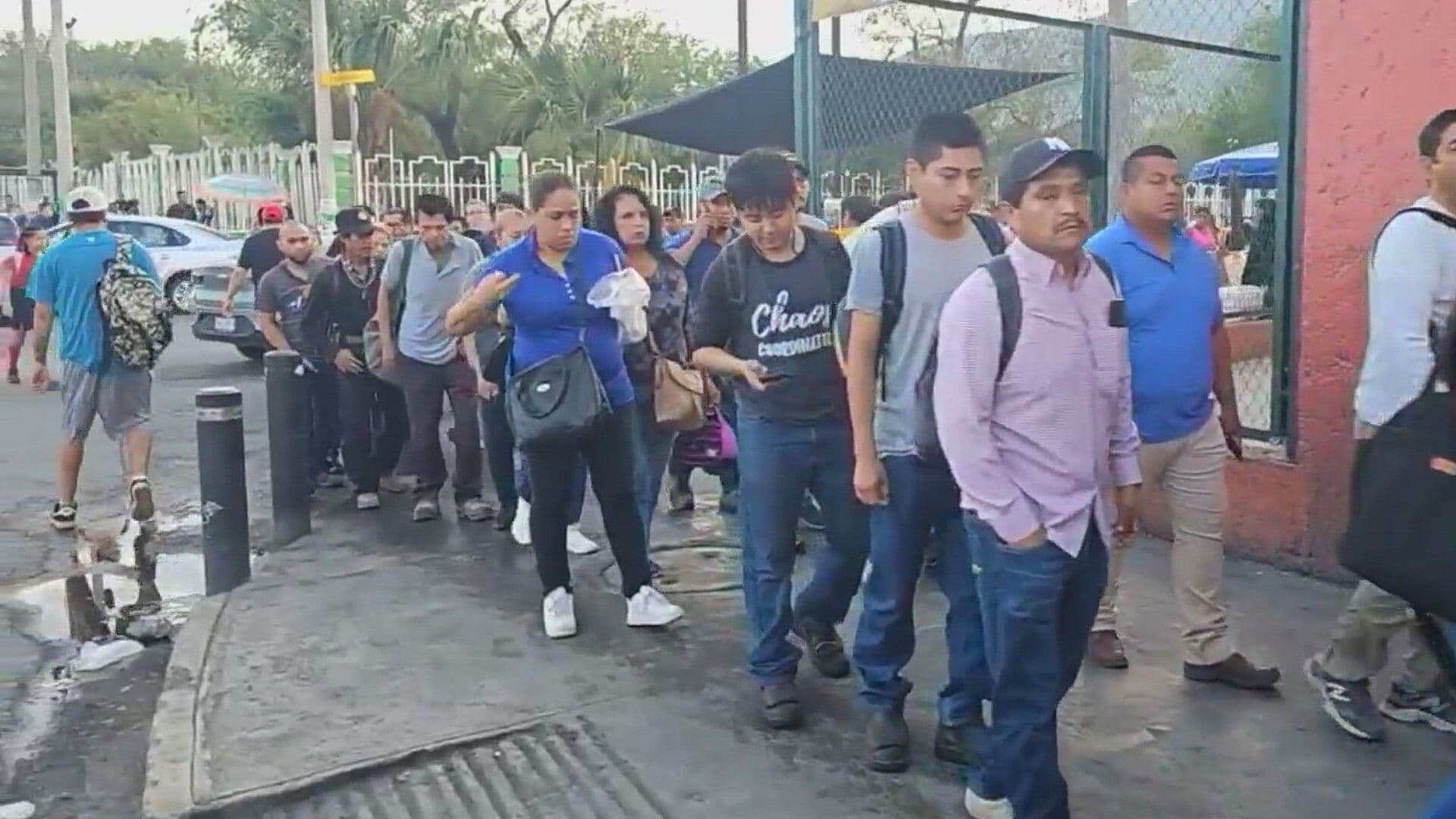 Saturan Servicio Por Cambios de Transmetro en Estación Talleres en Monterrey