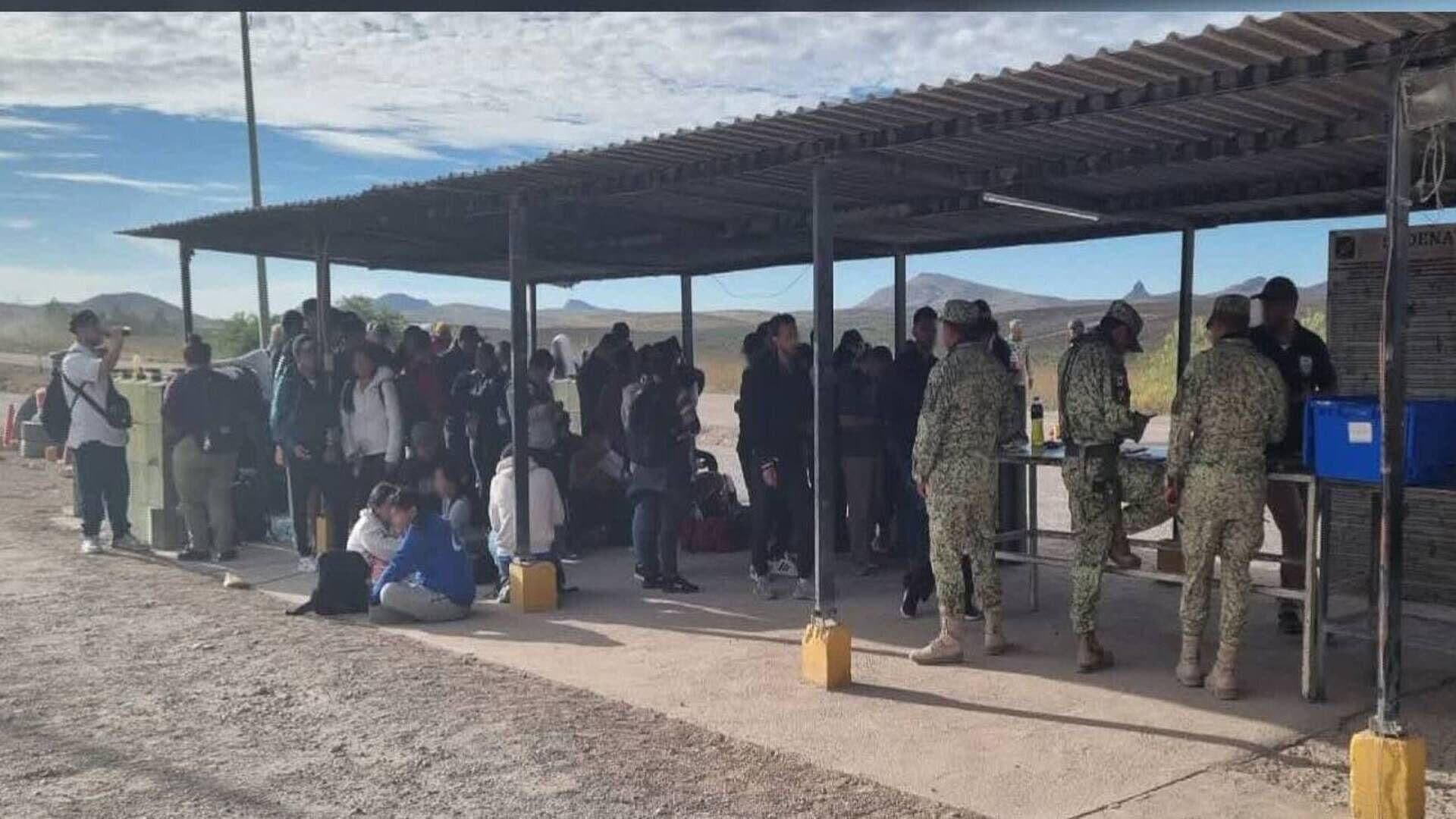 Rescatan a 73 Migrantes en Carretera Janos - Agua prieta