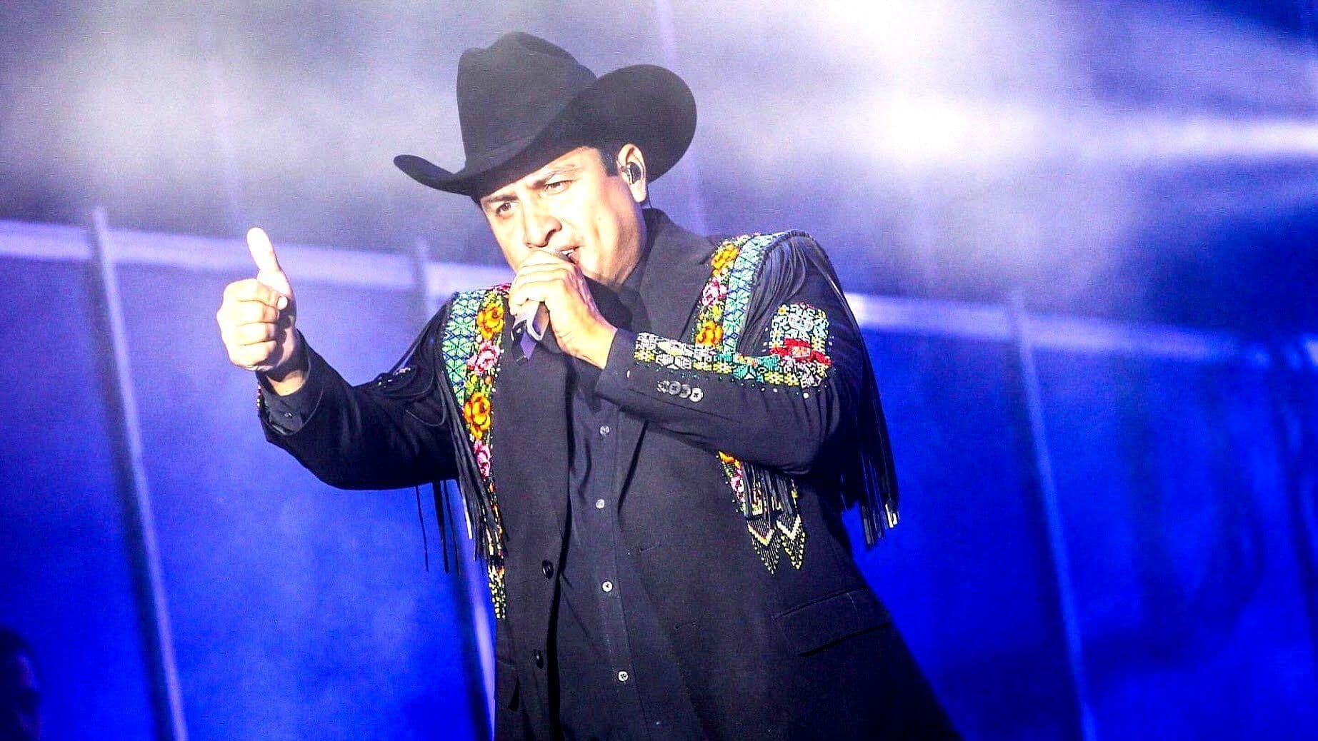 Julión Álvarez No Tiene Posibilidad de Llegar a EUA y Cancela Concierto; Este Es el Motivo