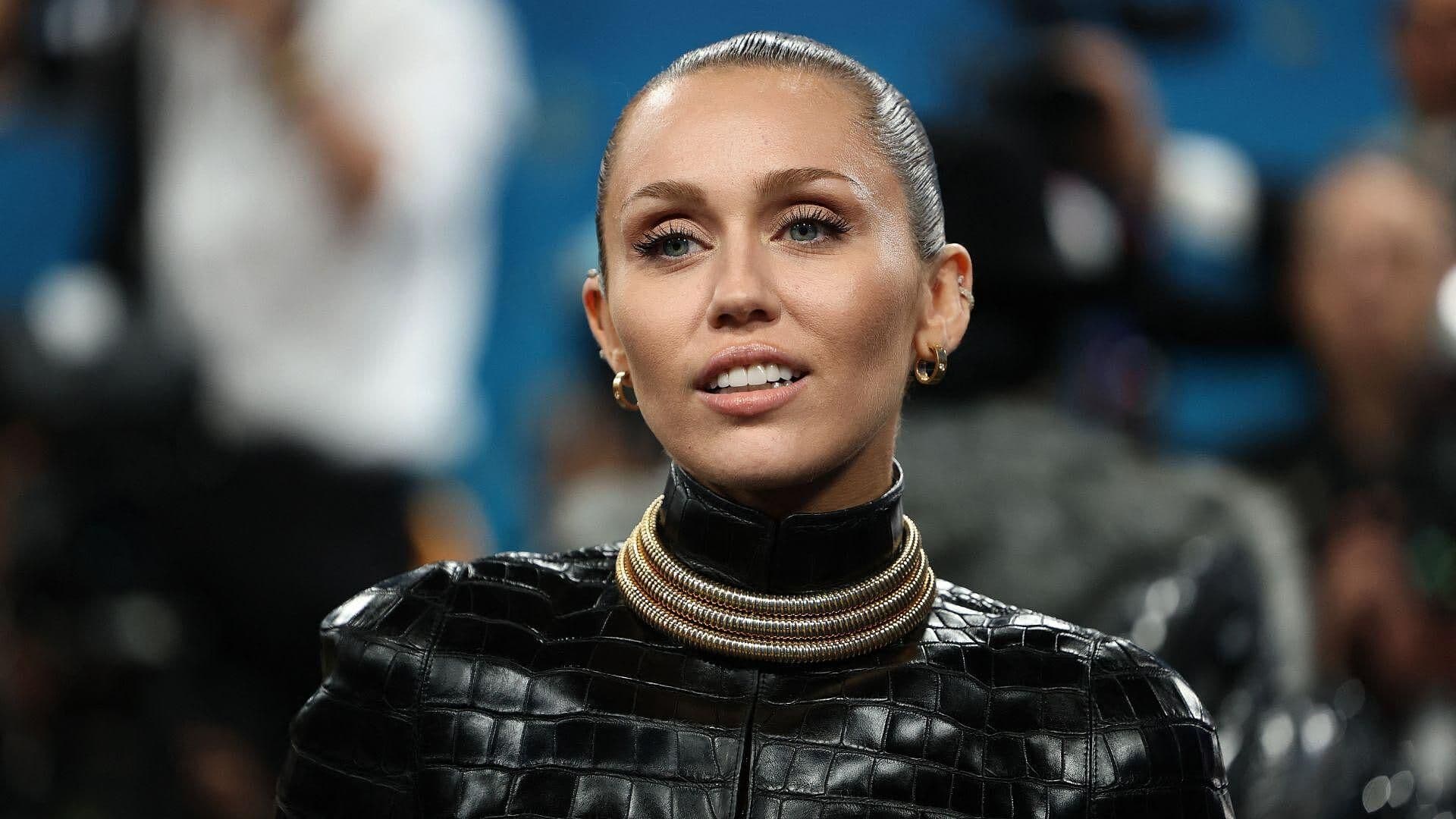 Miley Cyrus Revela que Tuvo una Infección Grave en la Pierna por Este Motivo