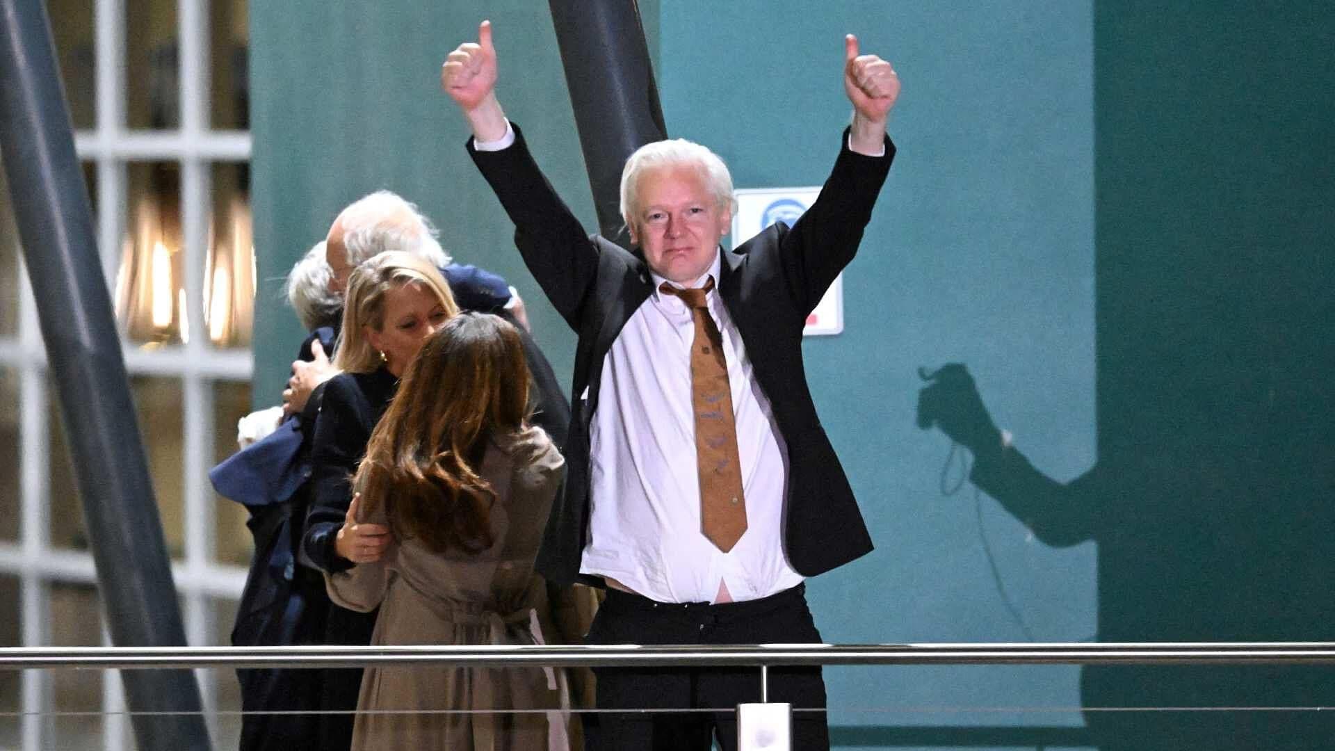 Julian Assange se Declara Culpable de Espionaje y Asegura su Libertad