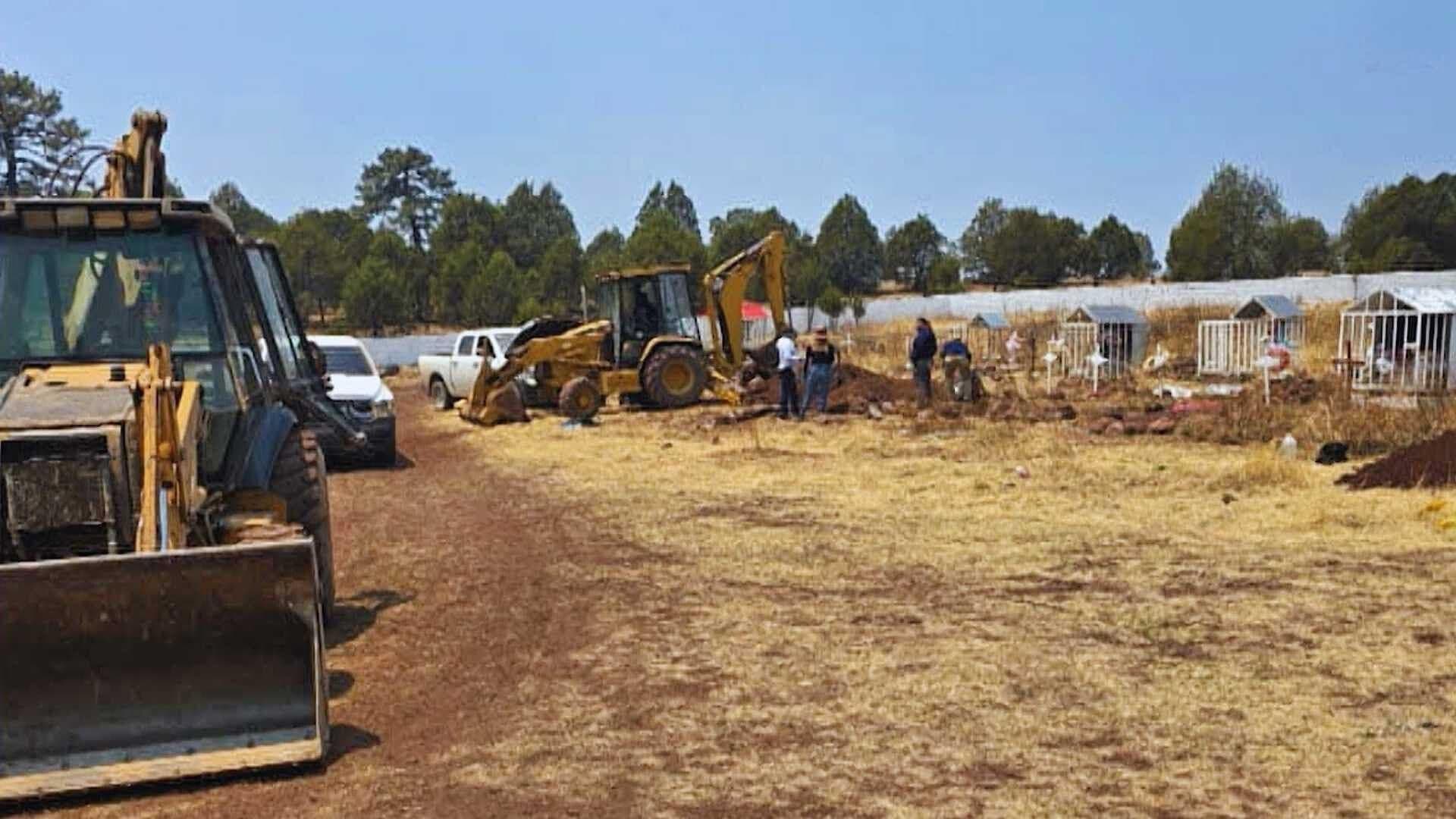 Exhuman 10 Cuerpos Enterrados Clandestinamente en Madera, Chihuahua