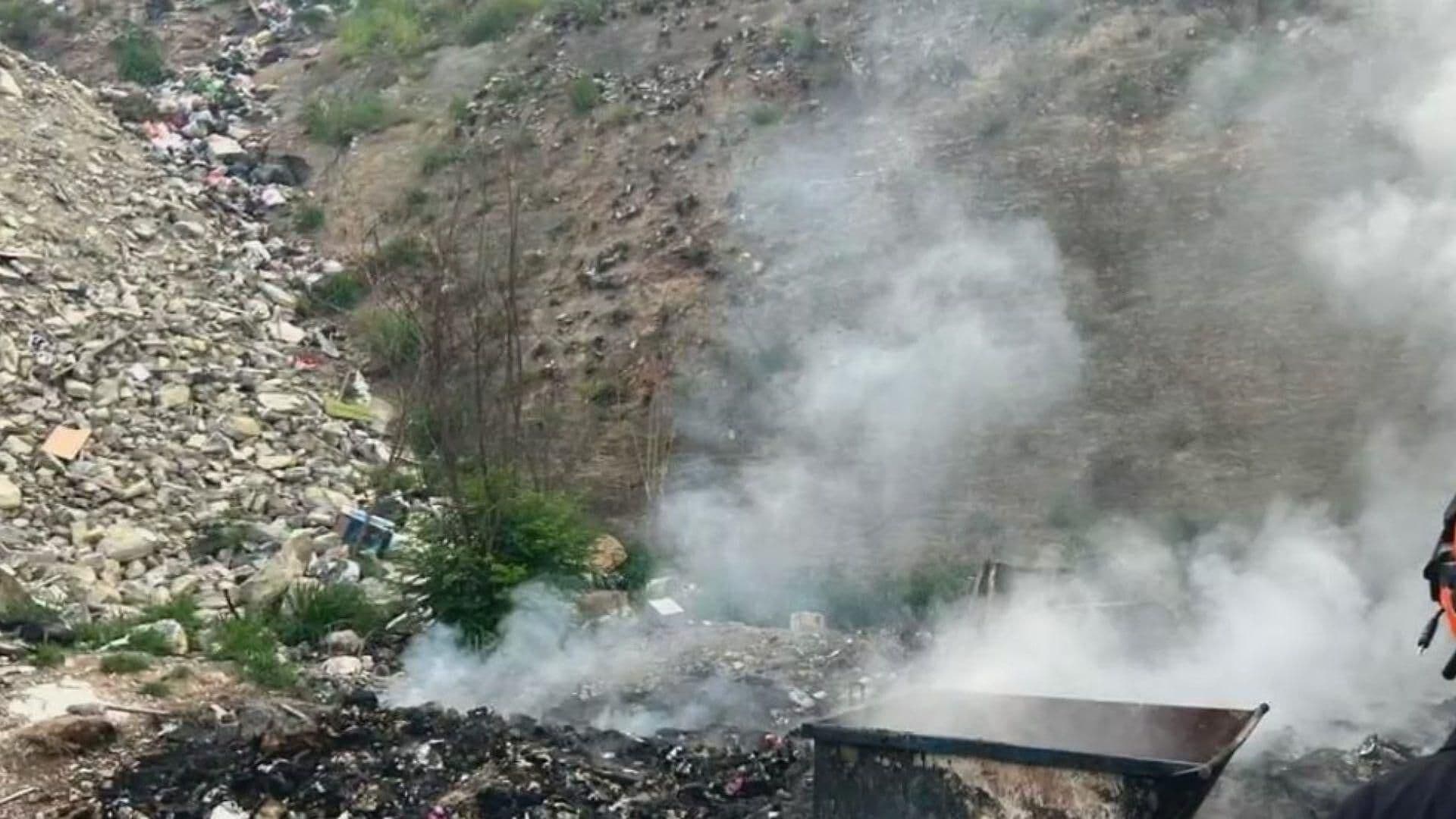 Moviliza Incendio en Basurero en Cerro de la Campana en Monterrey