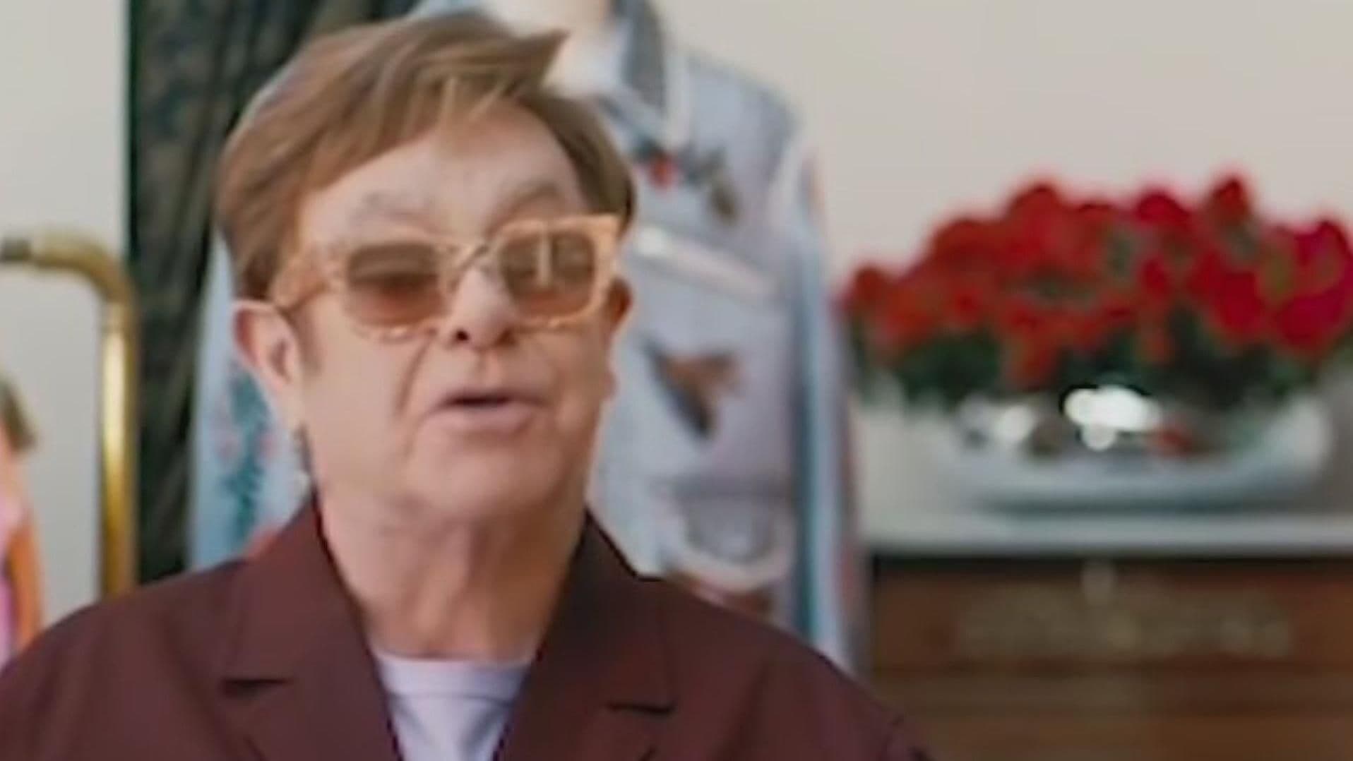 Elton John Subasta Ropa para Recaudar Fondos en la Lucha contra el Sida