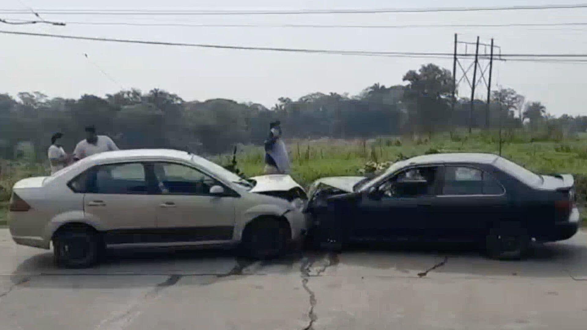 Automóvil Invade Carril y Causa Choque Frontal en Potrero; Hay Dos Personas Lesionadas