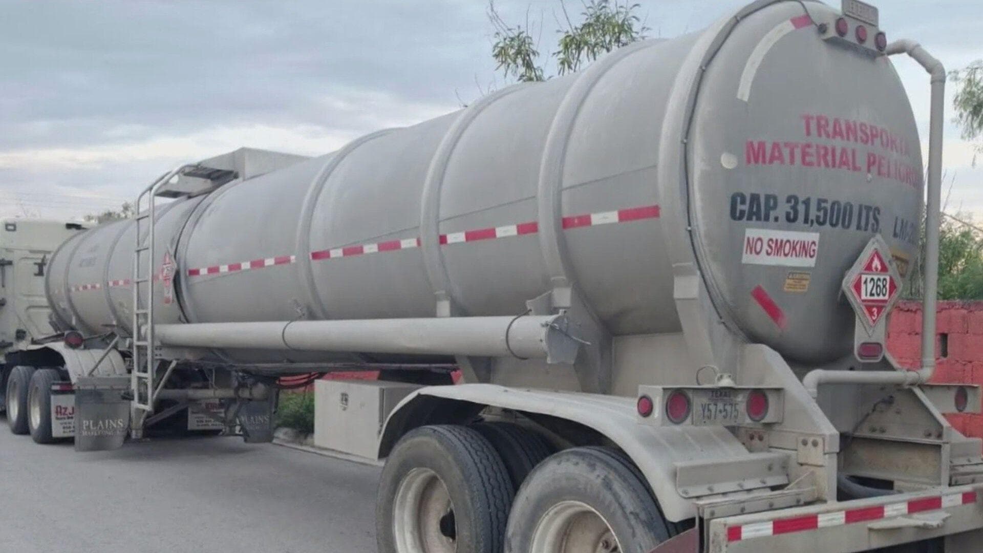 Aseguran 54 Mil Litros de Gasolina y Detienen a Dos Personas en Carretera Solidaridad-Colombia