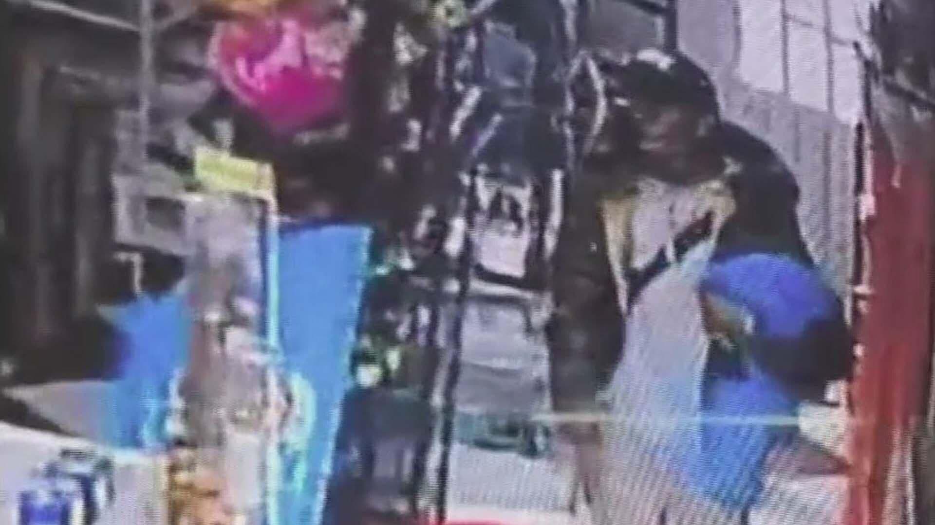 Sujeto es Captado Robando en Dos Ocasiones la Misma Tienda en Xonacatlán, Edomex (VIDEO)