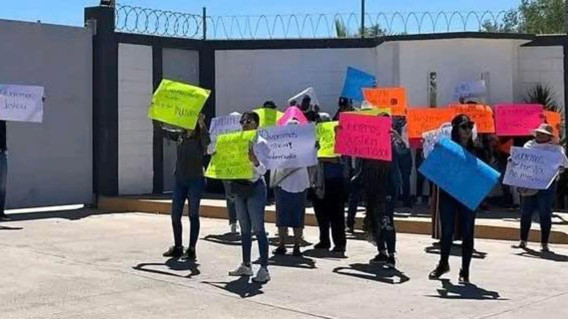En Guasave, Protestan Frente a Instalaciones de la GN por Muerte de Karla y Néstor
