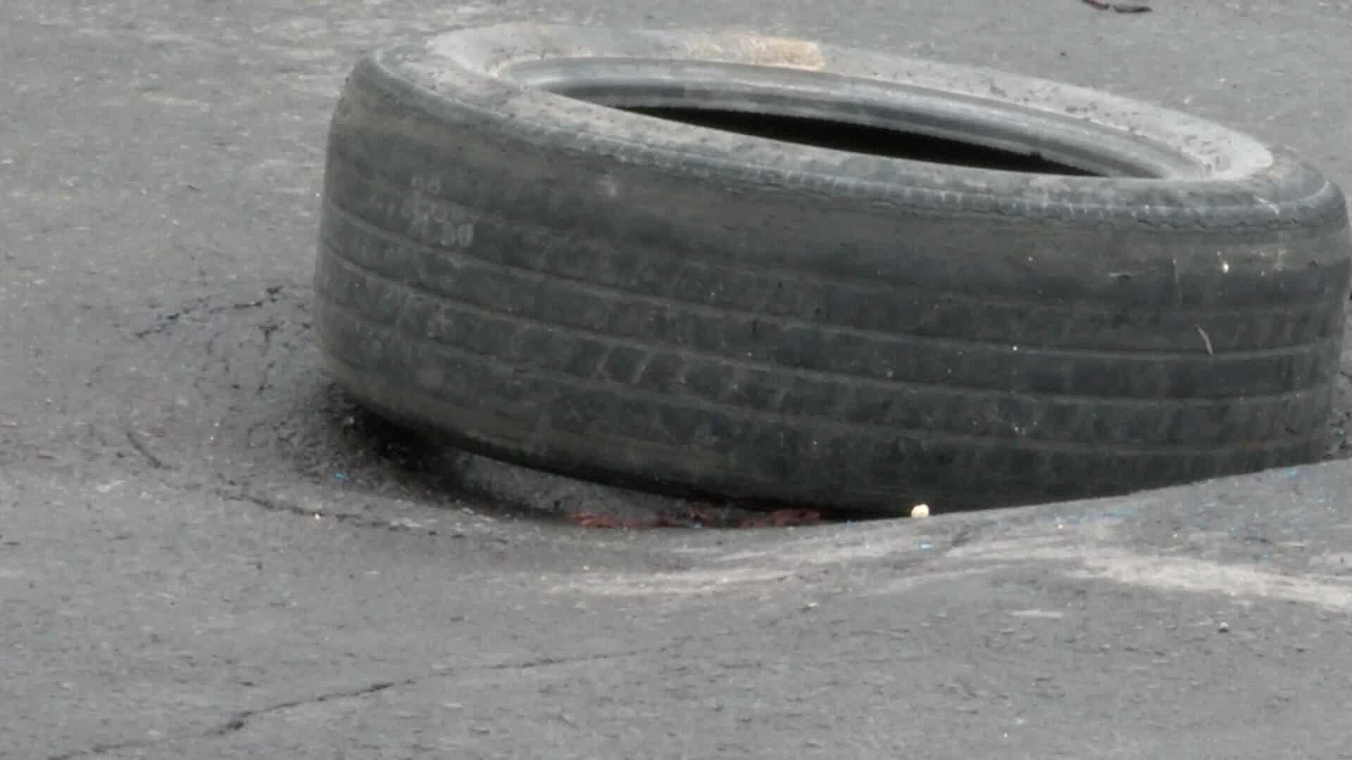 Se Forma Socavón Sobre la Avenida 4 en Lomas de Casa Blanca en Querétaro